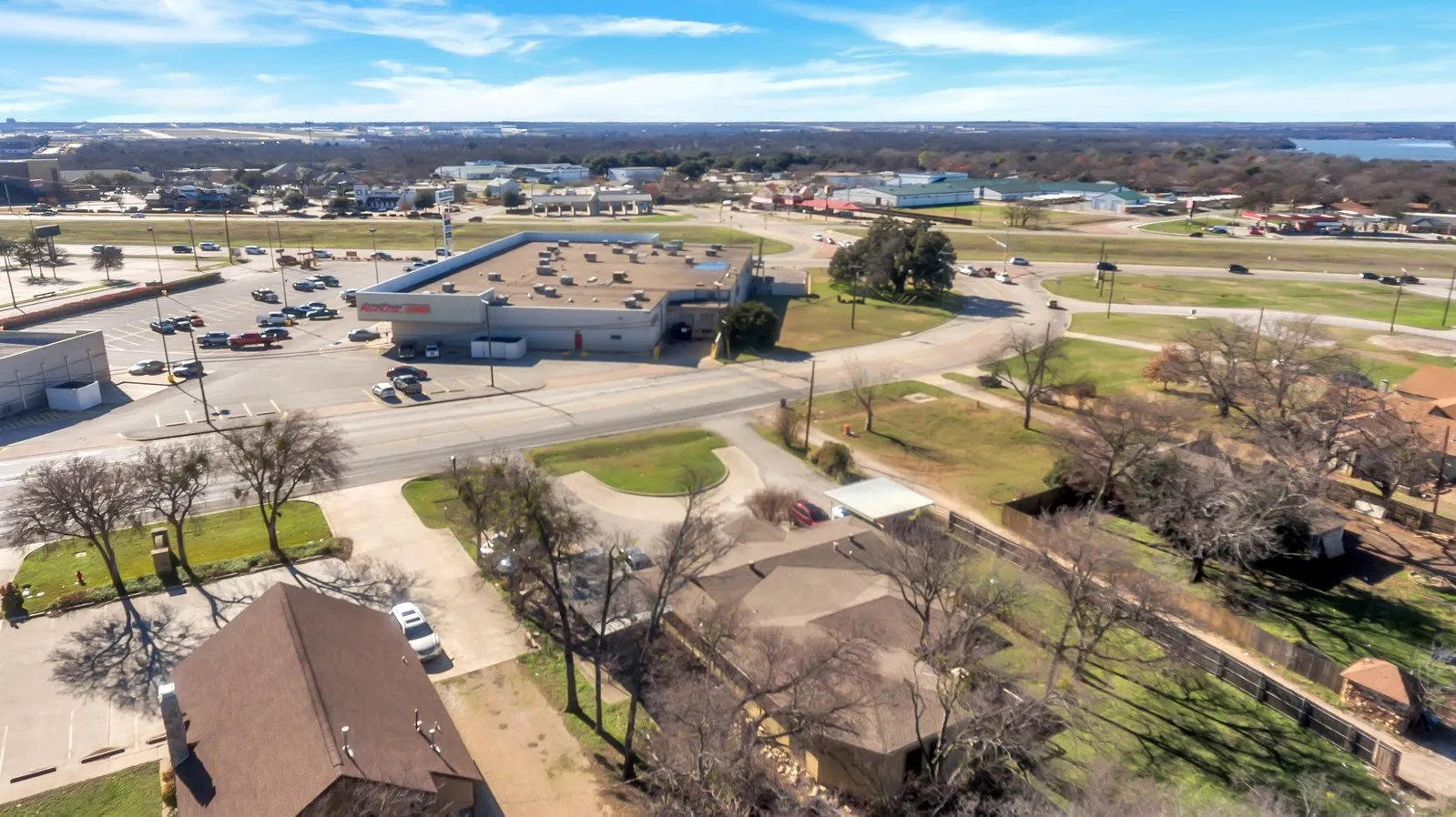 Office For Sale in Tarrant County , 6712 Azle Avenue, Lake Worth, Texas 76135, 0, 0, Garage spaces, 0 Sqft, built in 1950, Preowned, mls#20406219, Real Estate Agent in Lake Worth, Homes For Sale in Tarrant county, Homes For Sale in Lake Worth, Realtor in Lake Worth Texas, Real Estate Brokerage Independent Realty Texas, Luminita Cordes Realtor