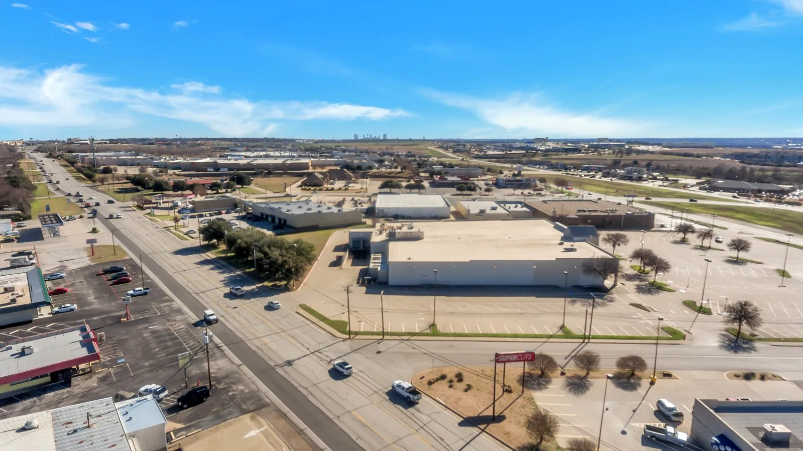 Office For Sale in Tarrant County , 6712 Azle Avenue, Lake Worth, Texas 76135, 0, 0, Garage spaces, 0 Sqft, built in 1950, Preowned, mls#20406219, Real Estate Agent in Lake Worth, Homes For Sale in Tarrant county, Homes For Sale in Lake Worth, Realtor in Lake Worth Texas, Real Estate Brokerage Independent Realty Texas, Luminita Cordes Realtor