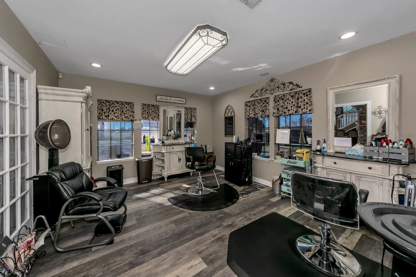 Office For Sale in Tarrant County , 6712 Azle Avenue, Lake Worth, Texas 76135, 0, 0, Garage spaces, 0 Sqft, built in 1950, Preowned, mls#20406219, Real Estate Agent in Lake Worth, Homes For Sale in Tarrant county, Homes For Sale in Lake Worth, Realtor in Lake Worth Texas, Real Estate Brokerage Independent Realty Texas, Luminita Cordes Realtor