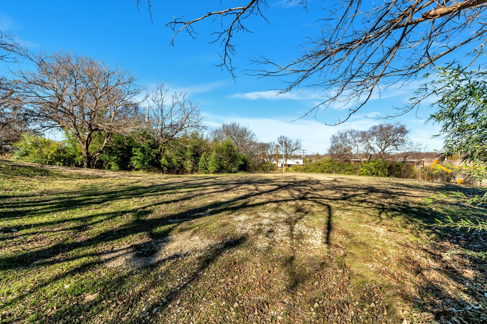 Office For Sale in Tarrant County , 6712 Azle Avenue, Lake Worth, Texas 76135, 0, 0, Garage spaces, 0 Sqft, built in 1950, Preowned, mls#20406219, Real Estate Agent in Lake Worth, Homes For Sale in Tarrant county, Homes For Sale in Lake Worth, Realtor in Lake Worth Texas, Real Estate Brokerage Independent Realty Texas, Luminita Cordes Realtor