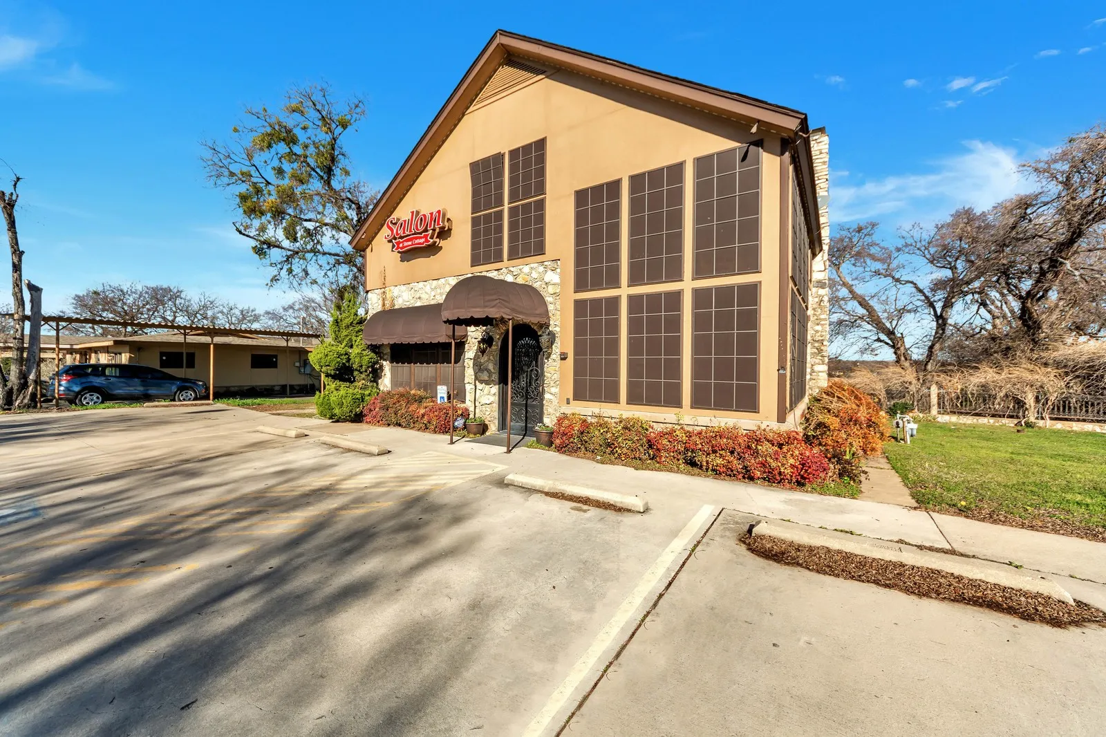 Office For Sale in Tarrant County , 6712 Azle Avenue, Lake Worth, Texas 76135, 0, 0, Garage spaces, 0 Sqft, built in 1950, Preowned, mls#20406219, Real Estate Agent in Lake Worth, Homes For Sale in Tarrant county, Homes For Sale in Lake Worth, Realtor in Lake Worth Texas, Real Estate Brokerage Independent Realty Texas, Luminita Cordes Realtor