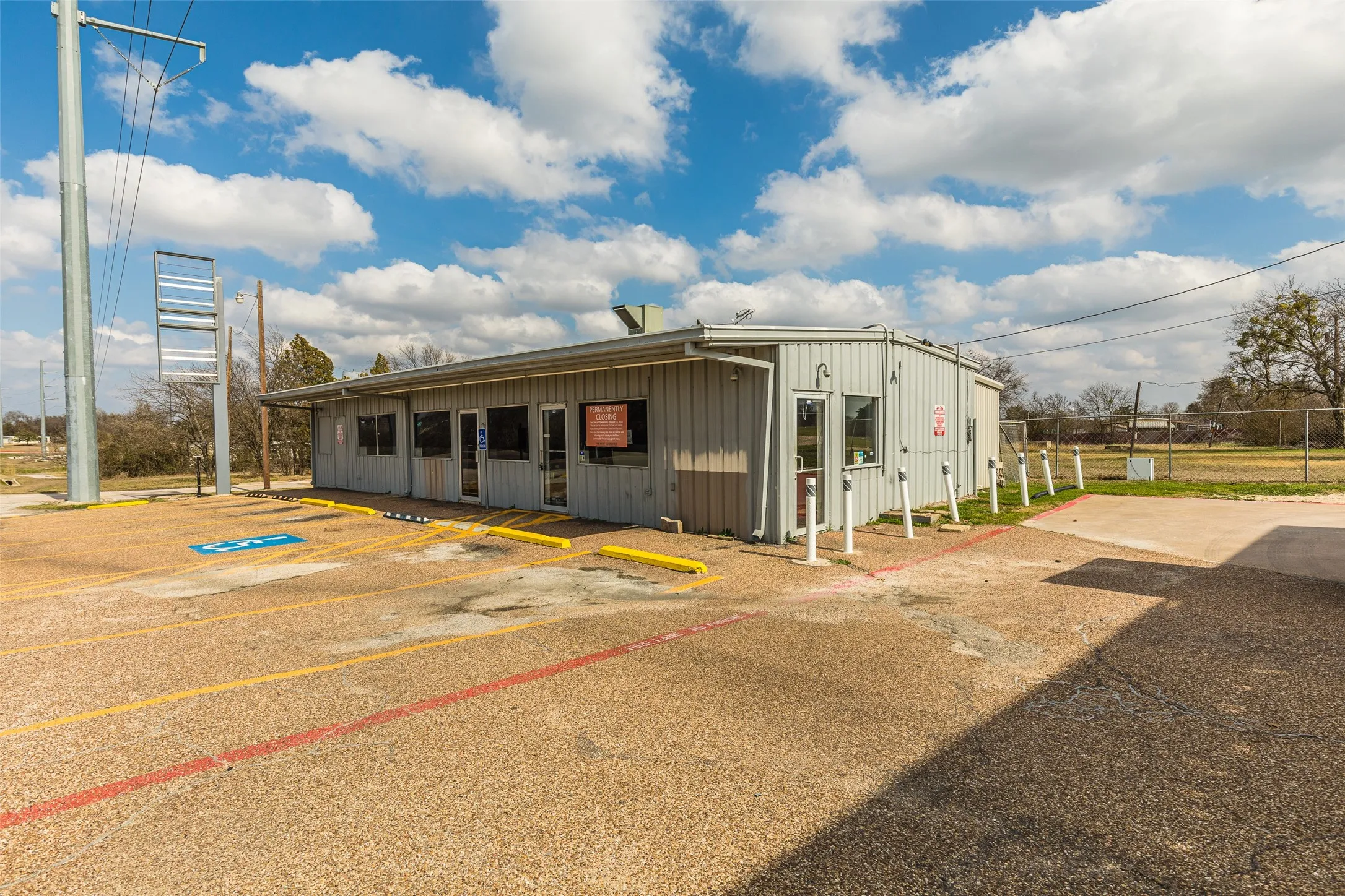 Retail For Sale in Mc Lennan County , 607 N Old Temple Road, Hewitt, Texas 76643, 0, 0, Garage spaces, 0 Sqft, built in 1970, Preowned, Price $629,000, mls#20411187, Real Estate Agent in Hewitt, Homes For Sale in Mc Lennan county, Homes For Sale in Hewitt, Realtor in Hewitt Texas, Real Estate Brokerage Independent Realty Texas, Luminita Cordes Realtor