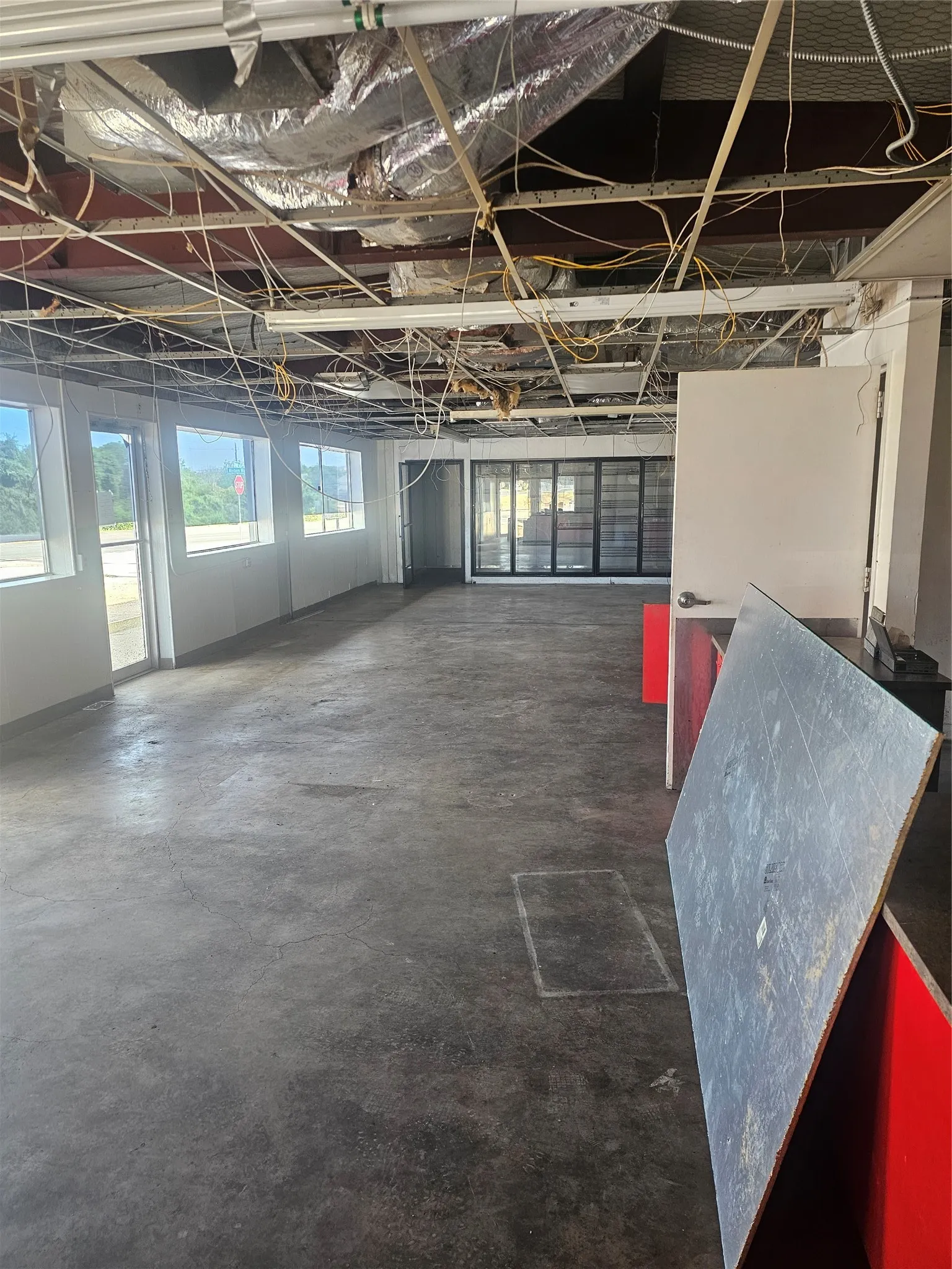 Retail For Sale in Mc Lennan County , 607 N Old Temple Road, Hewitt, Texas 76643, 0, 0, Garage spaces, 0 Sqft, built in 1970, Preowned, Price $629,000, mls#20411187, Real Estate Agent in Hewitt, Homes For Sale in Mc Lennan county, Homes For Sale in Hewitt, Realtor in Hewitt Texas, Real Estate Brokerage Independent Realty Texas, Luminita Cordes Realtor
