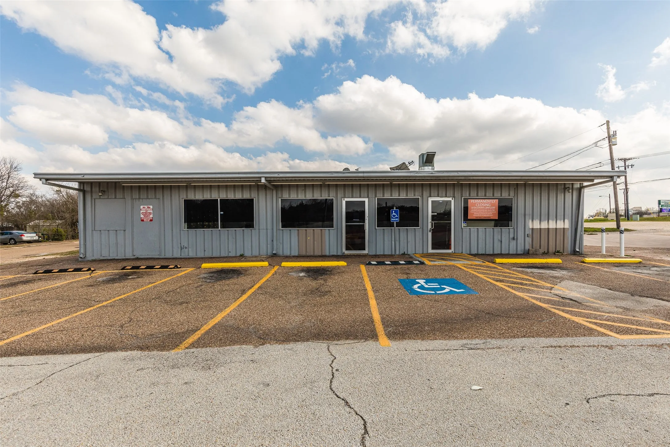 Retail For Sale in Mc Lennan County , 607 N Old Temple Road, Hewitt, Texas 76643, 0, 0, Garage spaces, 0 Sqft, built in 1970, Preowned, Price $629,000, mls#20411187, Real Estate Agent in Hewitt, Homes For Sale in Mc Lennan county, Homes For Sale in Hewitt, Realtor in Hewitt Texas, Real Estate Brokerage Independent Realty Texas, Luminita Cordes Realtor