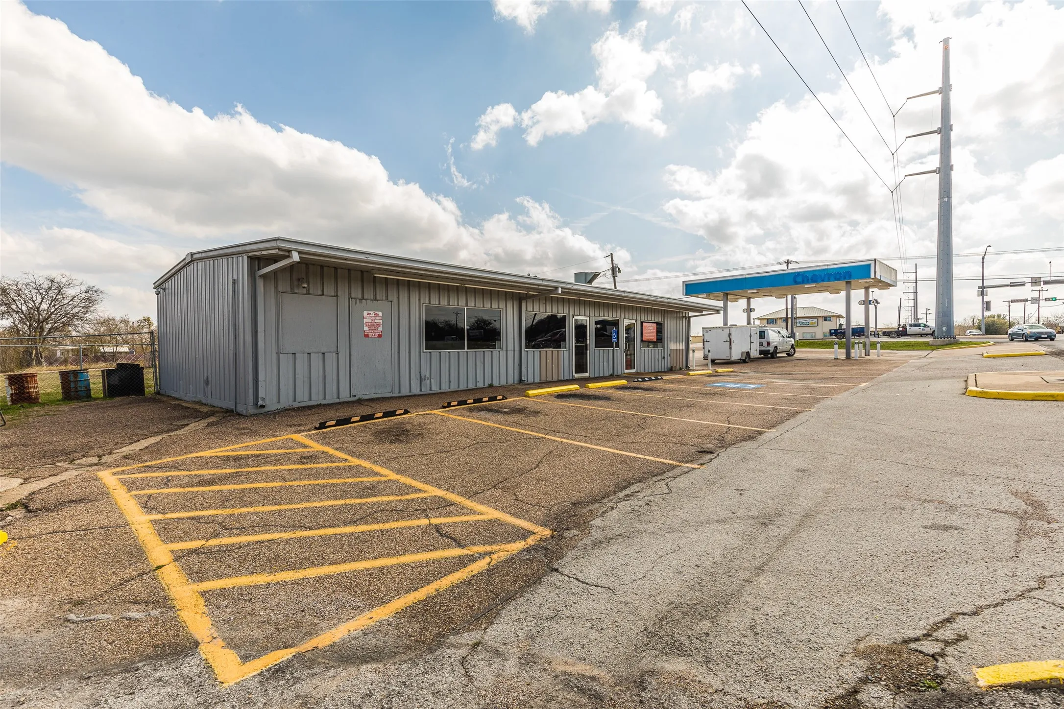 Retail For Sale in Mc Lennan County , 607 N Old Temple Road, Hewitt, Texas 76643, 0, 0, Garage spaces, 0 Sqft, built in 1970, Preowned, Price $629,000, mls#20411187, Real Estate Agent in Hewitt, Homes For Sale in Mc Lennan county, Homes For Sale in Hewitt, Realtor in Hewitt Texas, Real Estate Brokerage Independent Realty Texas, Luminita Cordes Realtor