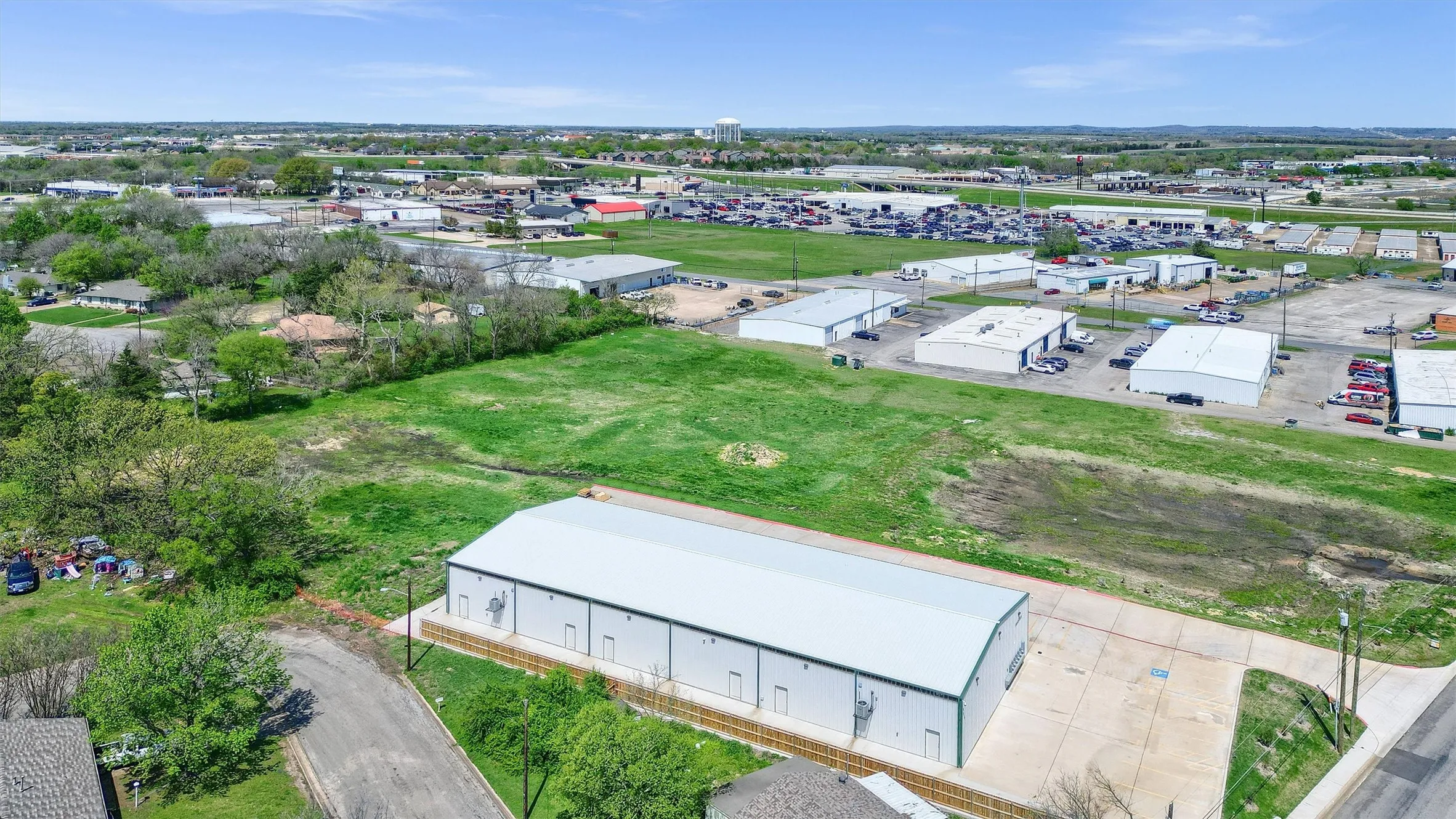 Warehouse For Rent in Grayson County , 2410 N Frisco Road, Sherman, Texas 75090, 0, 0, Garage spaces, 1,500 Sqft, built in 2023, New Construction - Complete, Price $1,500, mls#20380331, Real Estate Agent in Sherman, Homes For Rent in Grayson county, Homes For Rent in Sherman, Realtor in Sherman Texas, Real Estate Brokerage Independent Realty Texas, Luminita Cordes Realtor