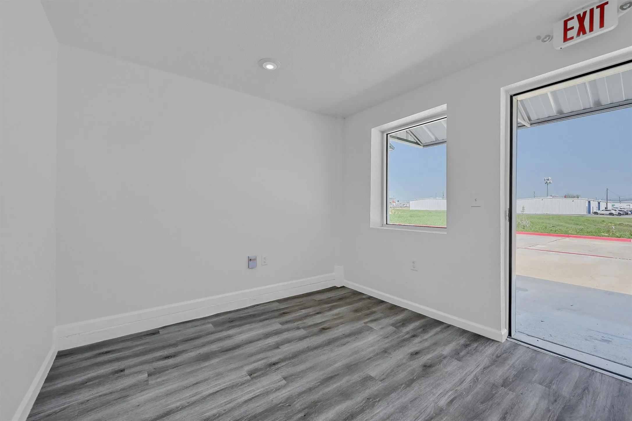 Warehouse For Rent in Grayson County , 2410 N Frisco Road, Sherman, Texas 75090, 0, 0, Garage spaces, 1,500 Sqft, built in 2023, New Construction - Complete, Price $1,500, mls#20380331, Real Estate Agent in Sherman, Homes For Rent in Grayson county, Homes For Rent in Sherman, Realtor in Sherman Texas, Real Estate Brokerage Independent Realty Texas, Luminita Cordes Realtor