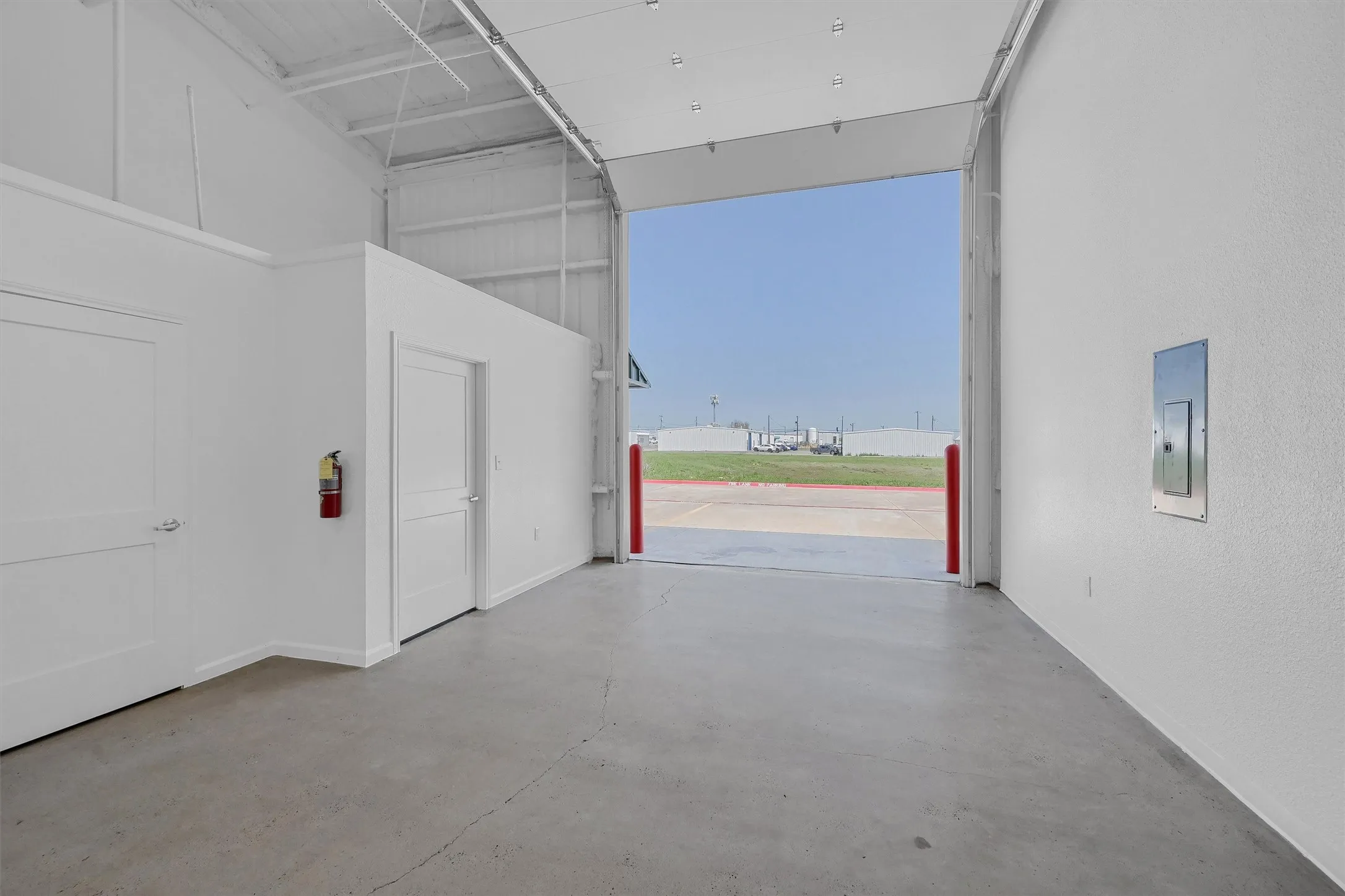 Warehouse For Rent in Grayson County , 2410 N Frisco Road, Sherman, Texas 75090, 0, 0, Garage spaces, 1,500 Sqft, built in 2023, New Construction - Complete, Price $1,500, mls#20380331, Real Estate Agent in Sherman, Homes For Rent in Grayson county, Homes For Rent in Sherman, Realtor in Sherman Texas, Real Estate Brokerage Independent Realty Texas, Luminita Cordes Realtor