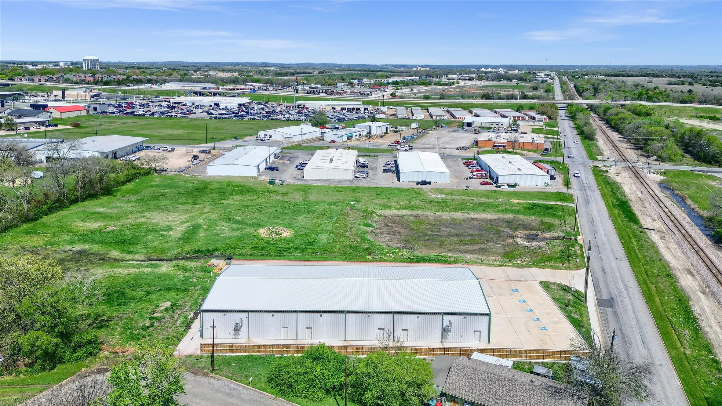 Warehouse For Rent in Grayson County , 2410 N Frisco Road, Sherman, Texas 75090, 0, 0, Garage spaces, 1,500 Sqft, built in 2023, New Construction - Complete, Price $1,500, mls#20380331, Real Estate Agent in Sherman, Homes For Rent in Grayson county, Homes For Rent in Sherman, Realtor in Sherman Texas, Real Estate Brokerage Independent Realty Texas, Luminita Cordes Realtor
