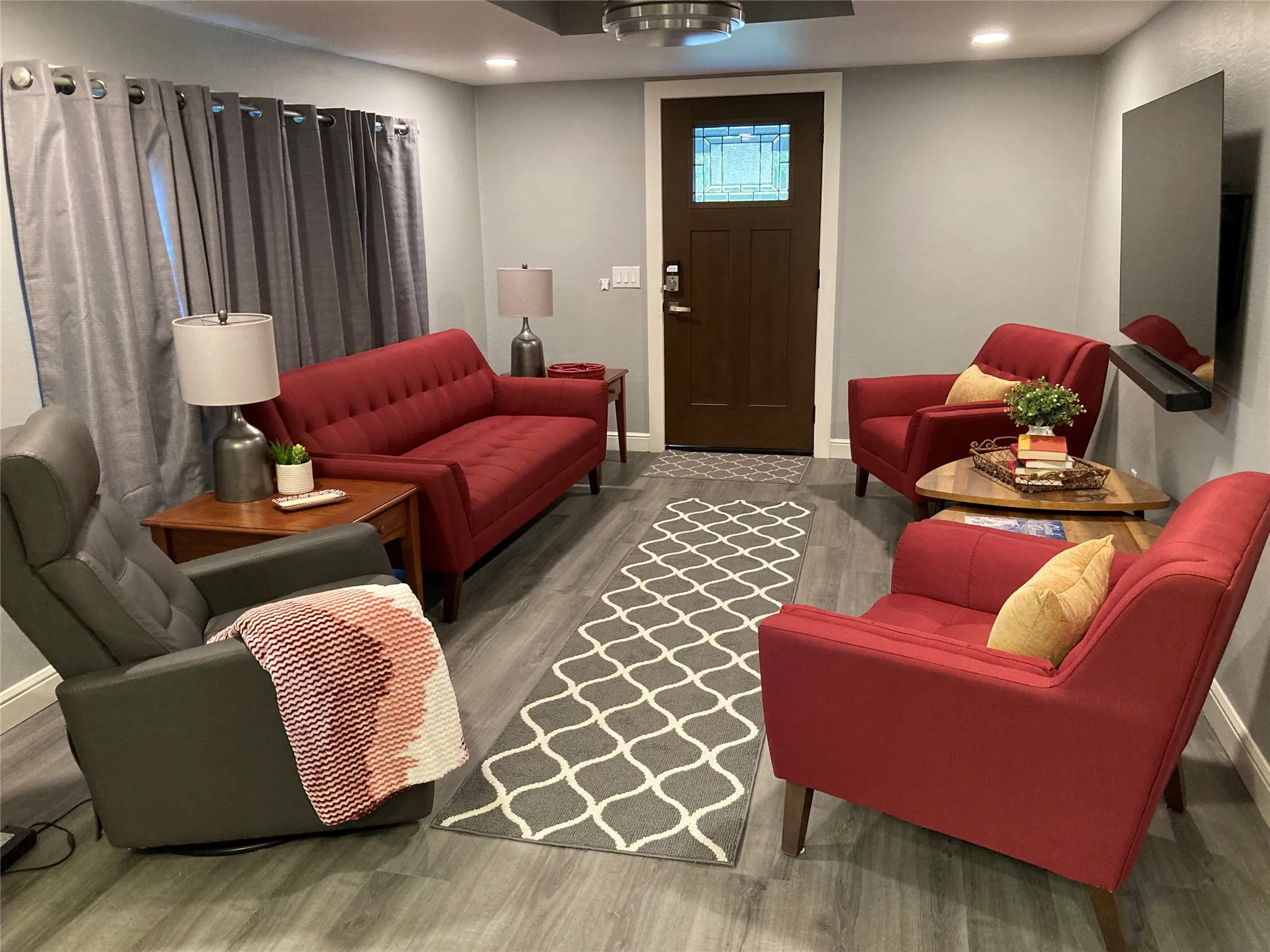 Single Family Residence For Rent in Tarrant County , 936 Jean Street, Grapevine, Texas 76051, 3 Bedroom, 2 Bathroom, Garage spaces, 1,350 Sqft, built in 1950, mls#20429271, Real Estate Agent in Grapevine, Homes For Rent in Tarrant county, Homes For Rent in Grapevine, Realtor in Grapevine Texas, Real Estate Brokerage Independent Realty Texas, Luminita Cordes Realtor