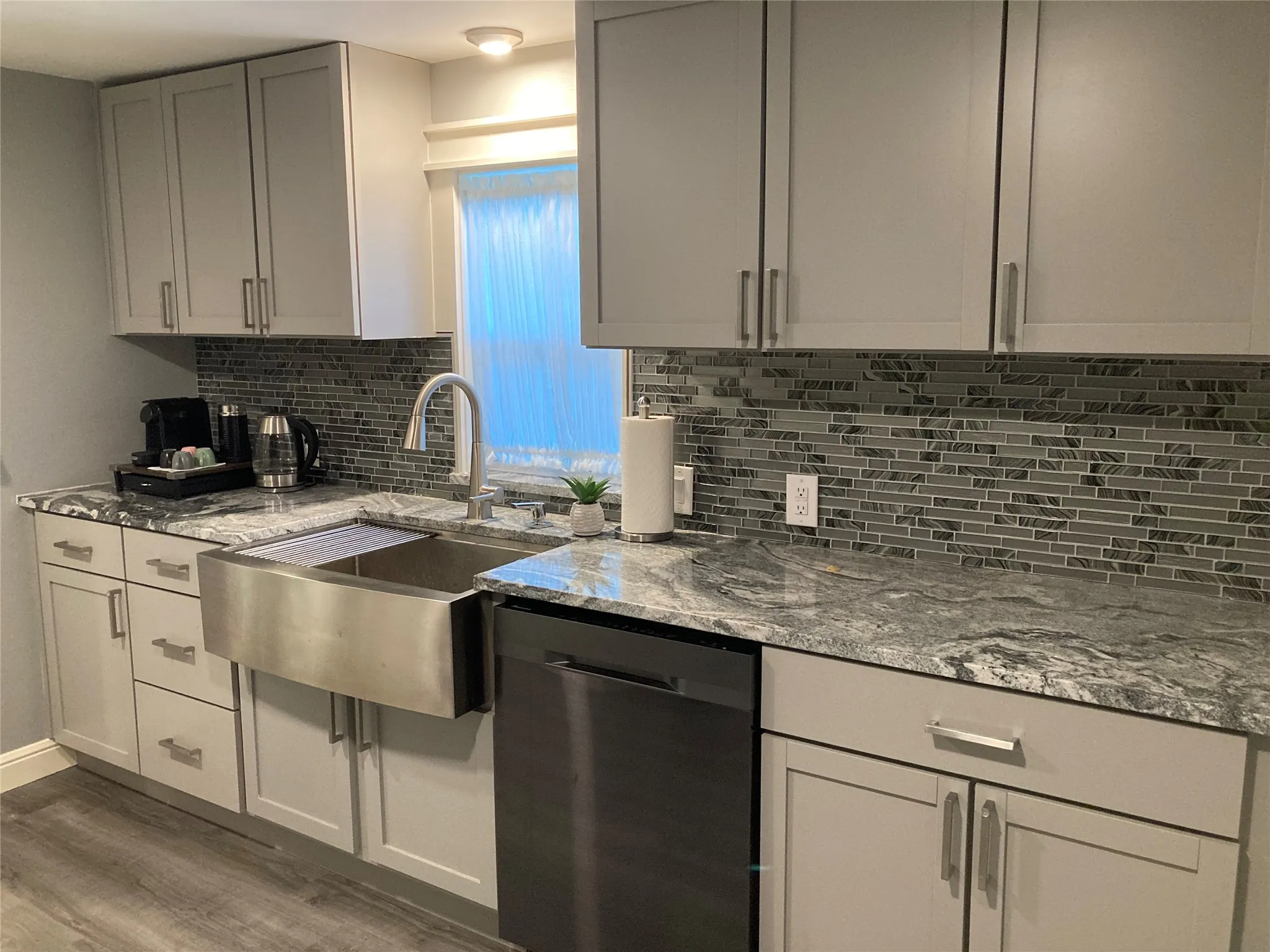 Single Family Residence For Rent in Tarrant County , 936 Jean Street, Grapevine, Texas 76051, 3 Bedroom, 2 Bathroom, Garage spaces, 1,350 Sqft, built in 1950, mls#20429271, Real Estate Agent in Grapevine, Homes For Rent in Tarrant county, Homes For Rent in Grapevine, Realtor in Grapevine Texas, Real Estate Brokerage Independent Realty Texas, Luminita Cordes Realtor