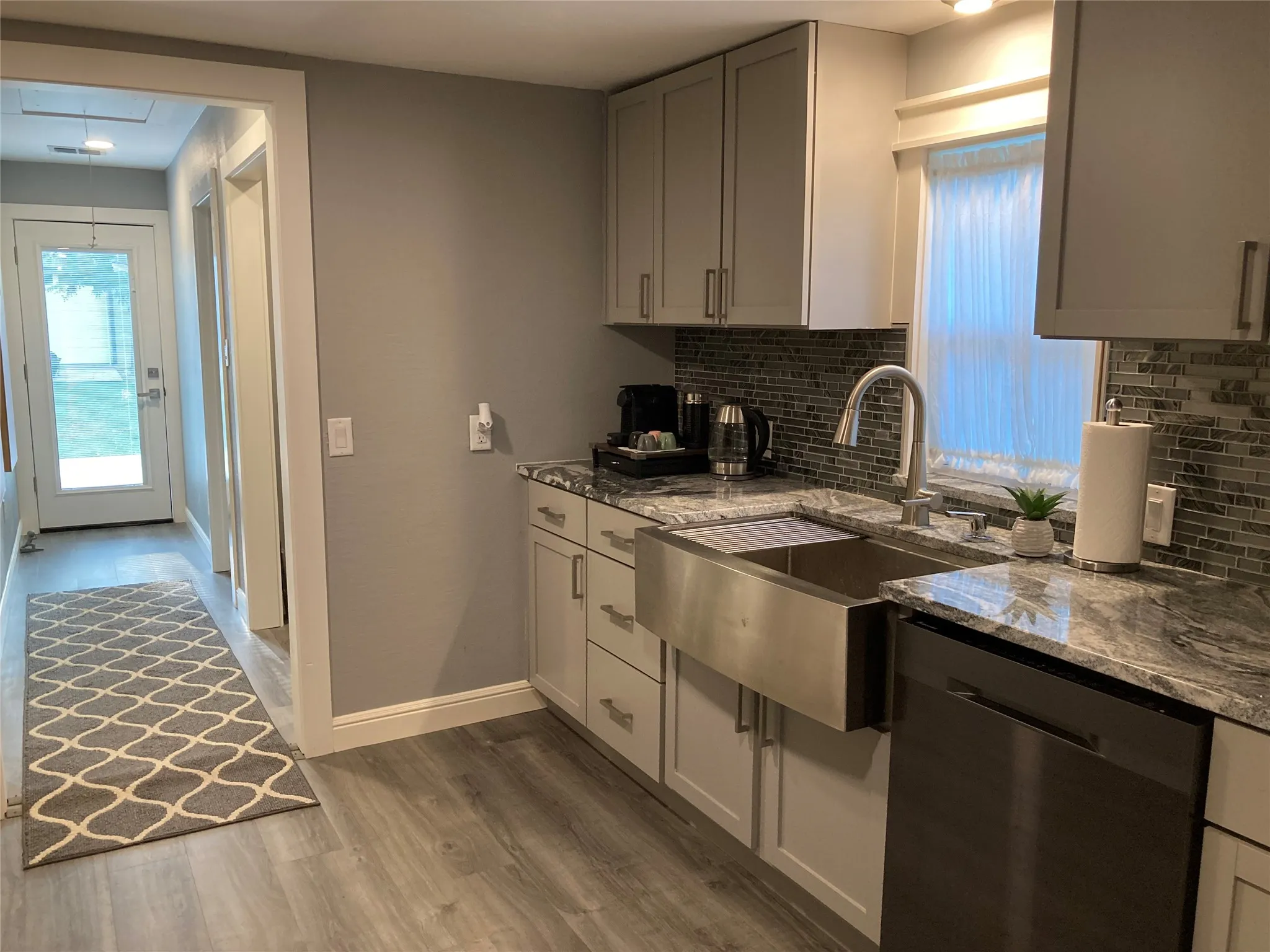 Single Family Residence For Rent in Tarrant County , 936 Jean Street, Grapevine, Texas 76051, 3 Bedroom, 2 Bathroom, Garage spaces, 1,350 Sqft, built in 1950, mls#20429271, Real Estate Agent in Grapevine, Homes For Rent in Tarrant county, Homes For Rent in Grapevine, Realtor in Grapevine Texas, Real Estate Brokerage Independent Realty Texas, Luminita Cordes Realtor