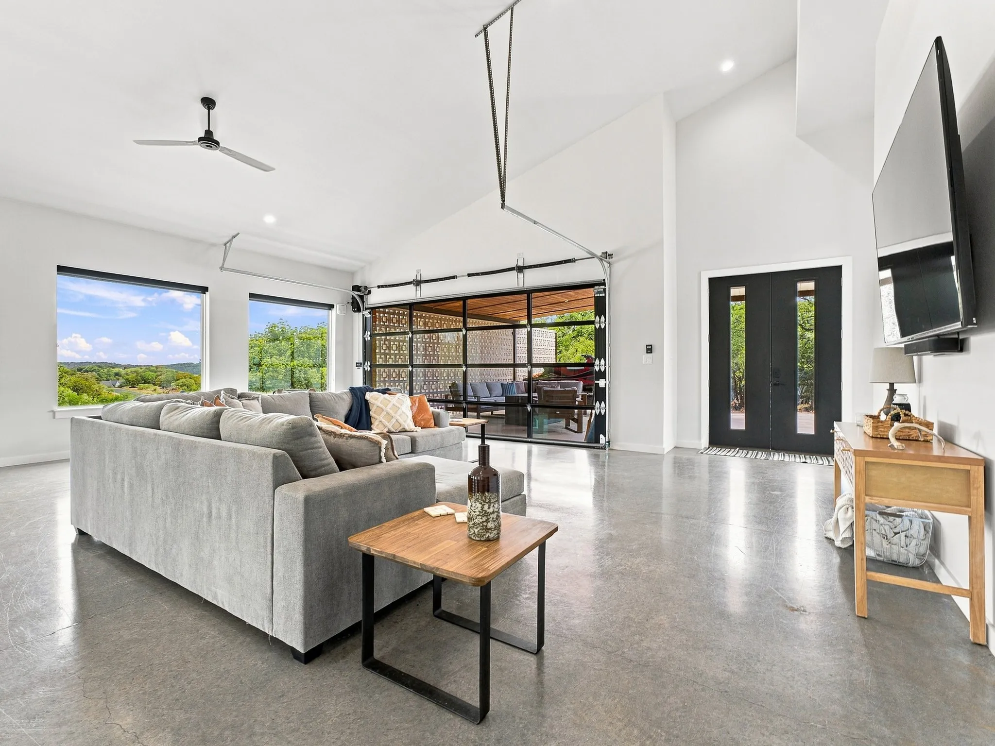 Single Family Residence For Sale in Wise County , 135 Demonbreun Court, Chico, Texas 76431, 5 Bedroom, 6 Bathroom, Garage spaces, 2,807 Sqft, built in 2022, Preowned, mls#20432940, Real Estate Agent in Chico, Homes For Sale in Wise county, Homes For Sale in Chico, Realtor in Chico Texas, Real Estate Brokerage Independent Realty Texas, Luminita Cordes Realtor