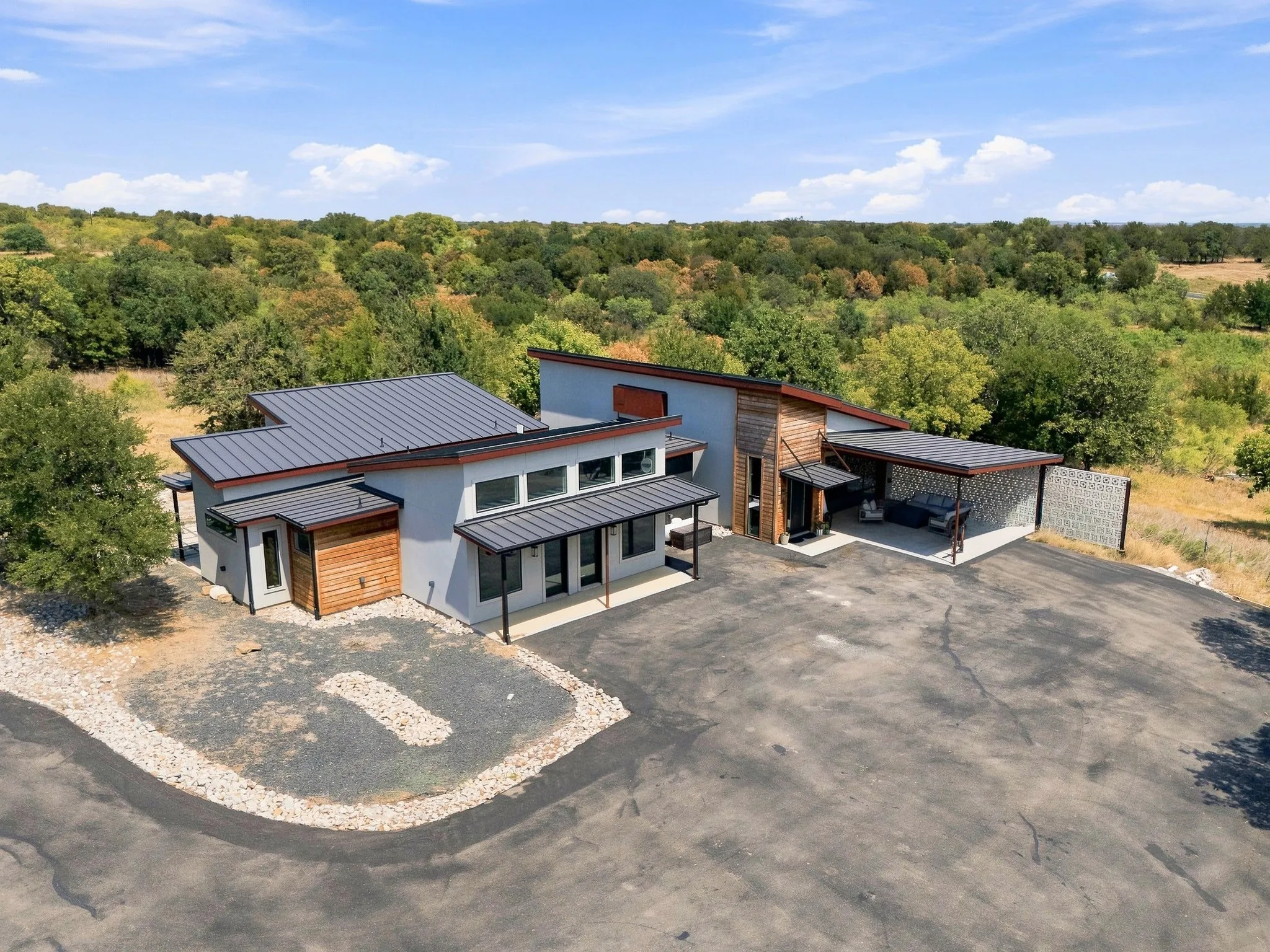 Single Family Residence For Sale in Wise County , 135 Demonbreun Court, Chico, Texas 76431, 5 Bedroom, 6 Bathroom, Garage spaces, 2,807 Sqft, built in 2022, Preowned, mls#20432940, Real Estate Agent in Chico, Homes For Sale in Wise county, Homes For Sale in Chico, Realtor in Chico Texas, Real Estate Brokerage Independent Realty Texas, Luminita Cordes Realtor