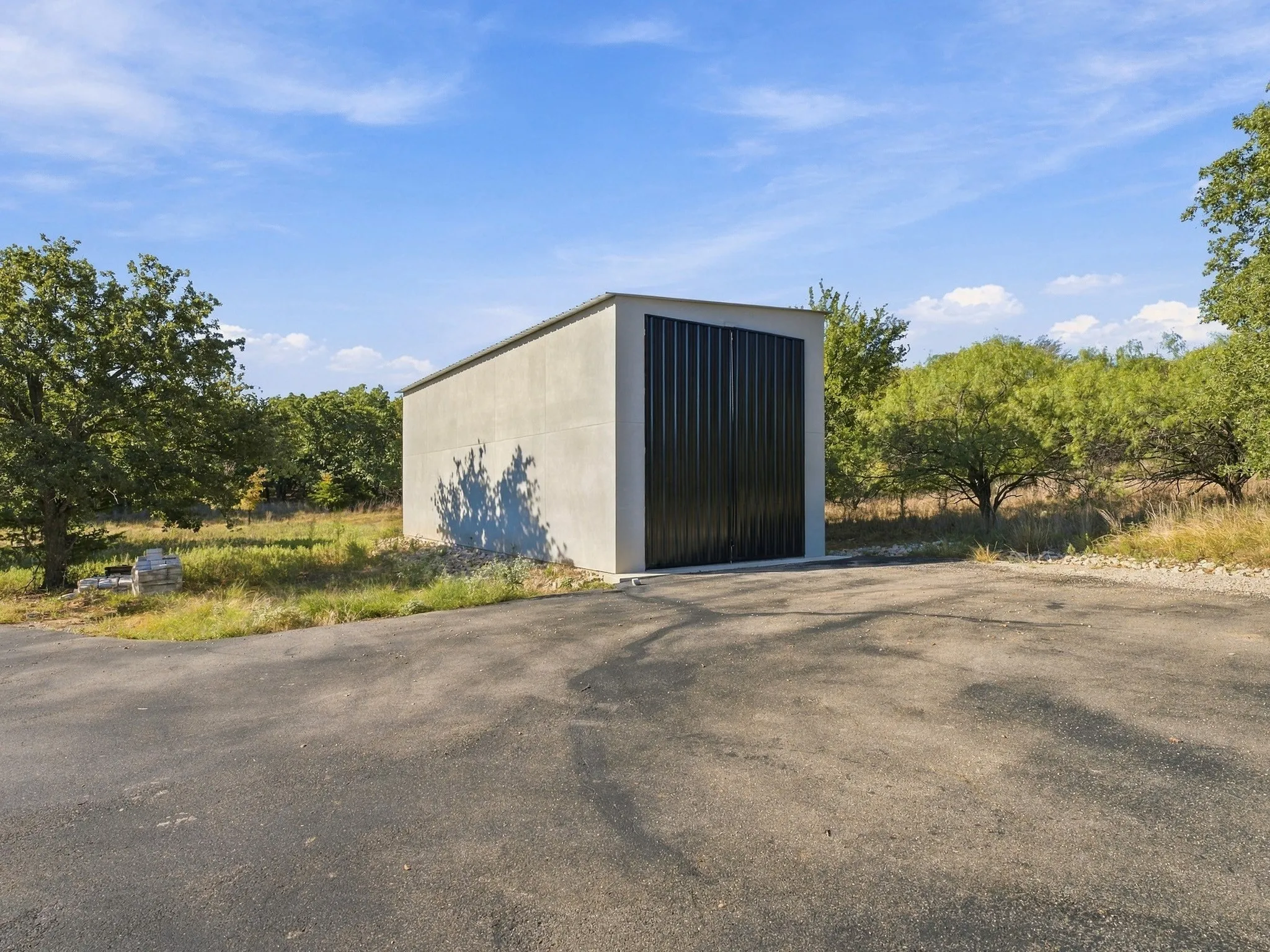 Single Family Residence For Sale in Wise County , 135 Demonbreun Court, Chico, Texas 76431, 5 Bedroom, 6 Bathroom, Garage spaces, 2,807 Sqft, built in 2022, Preowned, mls#20432940, Real Estate Agent in Chico, Homes For Sale in Wise county, Homes For Sale in Chico, Realtor in Chico Texas, Real Estate Brokerage Independent Realty Texas, Luminita Cordes Realtor