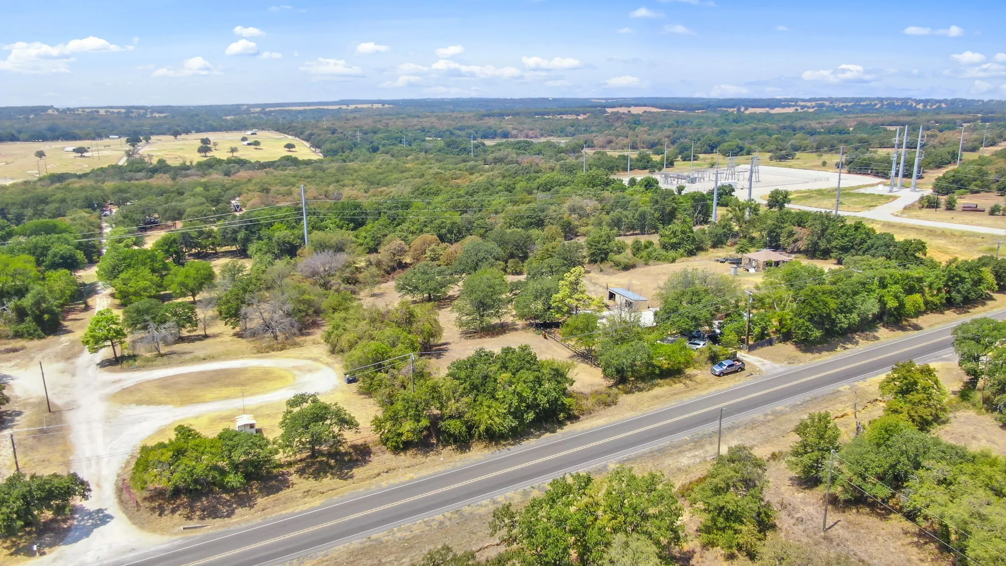 Single Family Residence For Sale in Parker County , 12125 Fm 920, Weatherford, Texas 76088, 2 Bedrooms, 1 Bathroom, Garage spaces, 896 Sqft, built in 1995, Price $285,000, mls#20419878, Real Estate Agent in Weatherford, Homes For Sale in Parker county, Homes For Sale in Weatherford, Realtor in Weatherford Texas, Real Estate Brokerage Independent Realty Texas, Luminita Cordes Realtor