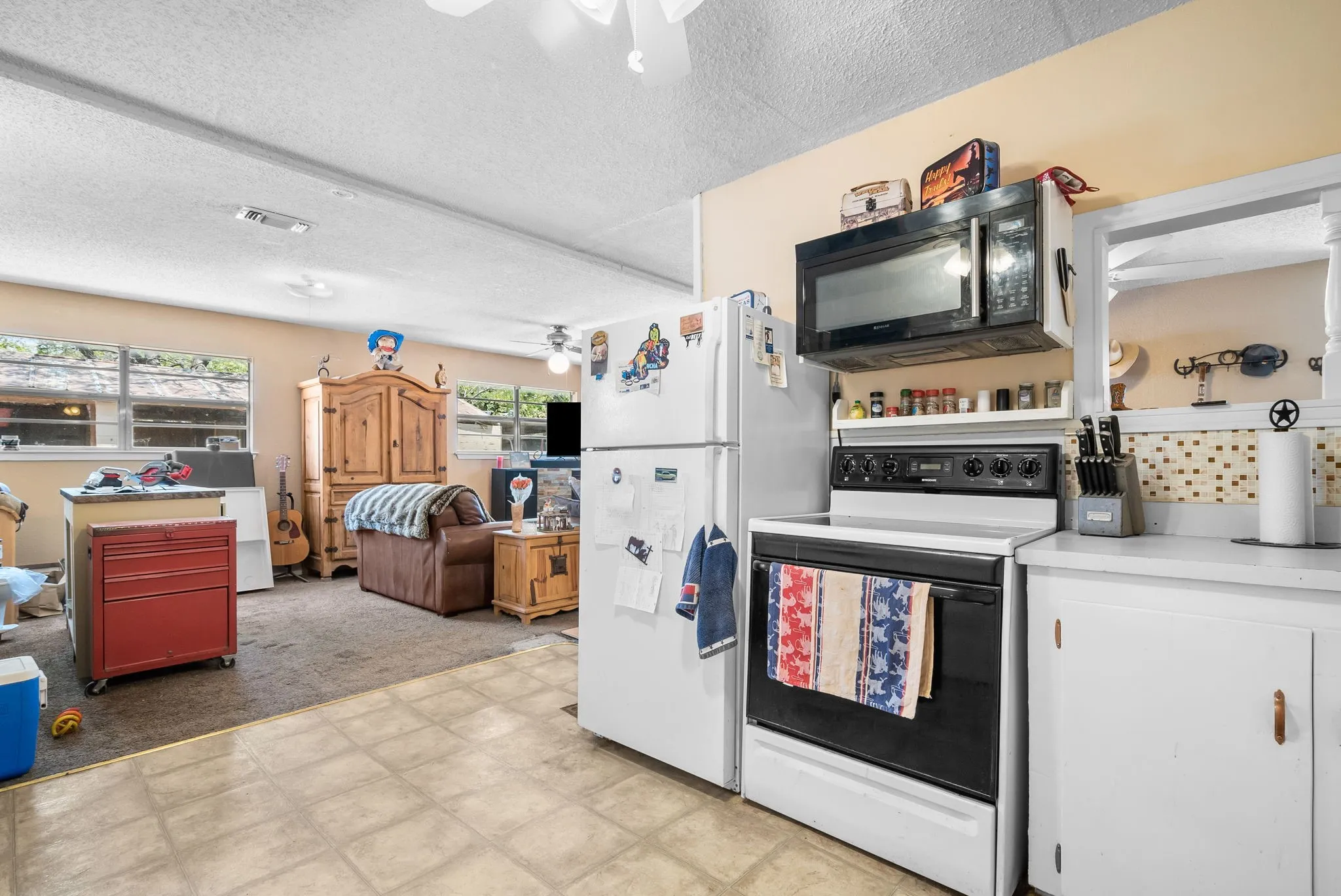 Single Family Residence For Sale in Parker County , 12125 Fm 920, Weatherford, Texas 76088, 2 Bedrooms, 1 Bathroom, Garage spaces, 896 Sqft, built in 1995, Price $285,000, mls#20419878, Real Estate Agent in Weatherford, Homes For Sale in Parker county, Homes For Sale in Weatherford, Realtor in Weatherford Texas, Real Estate Brokerage Independent Realty Texas, Luminita Cordes Realtor