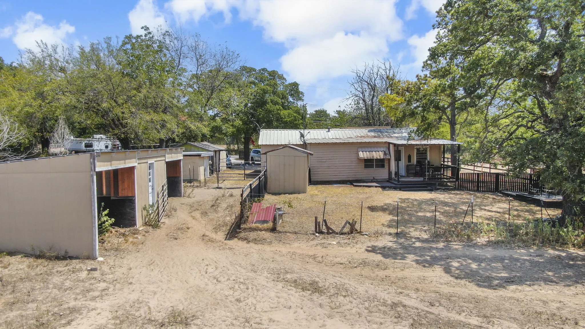 Single Family Residence For Sale in Parker County , 12125 Fm 920, Weatherford, Texas 76088, 2 Bedrooms, 1 Bathroom, Garage spaces, 896 Sqft, built in 1995, Price $285,000, mls#20419878, Real Estate Agent in Weatherford, Homes For Sale in Parker county, Homes For Sale in Weatherford, Realtor in Weatherford Texas, Real Estate Brokerage Independent Realty Texas, Luminita Cordes Realtor