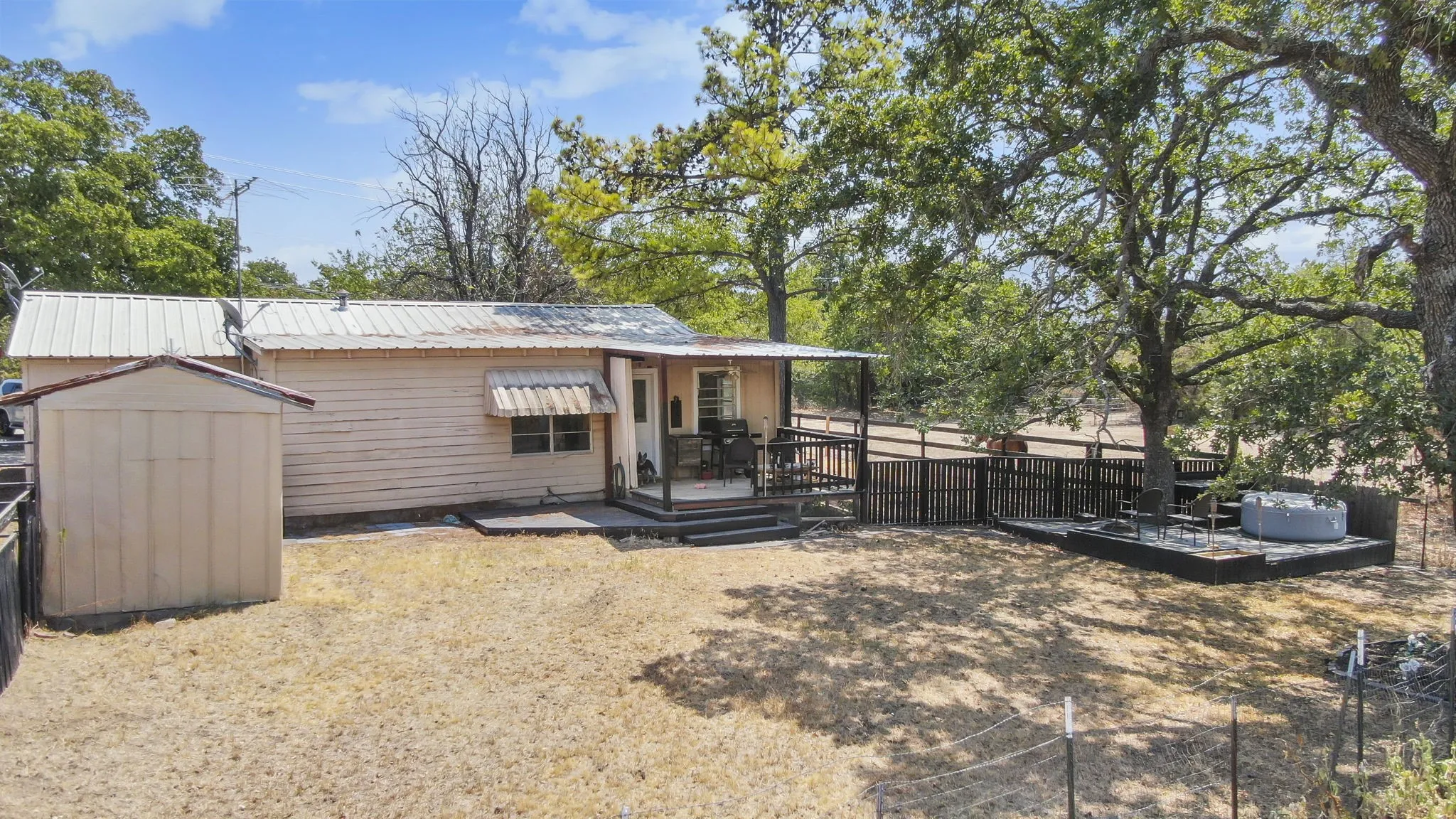 Single Family Residence For Sale in Parker County , 12125 Fm 920, Weatherford, Texas 76088, 2 Bedrooms, 1 Bathroom, Garage spaces, 896 Sqft, built in 1995, Price $285,000, mls#20419878, Real Estate Agent in Weatherford, Homes For Sale in Parker county, Homes For Sale in Weatherford, Realtor in Weatherford Texas, Real Estate Brokerage Independent Realty Texas, Luminita Cordes Realtor