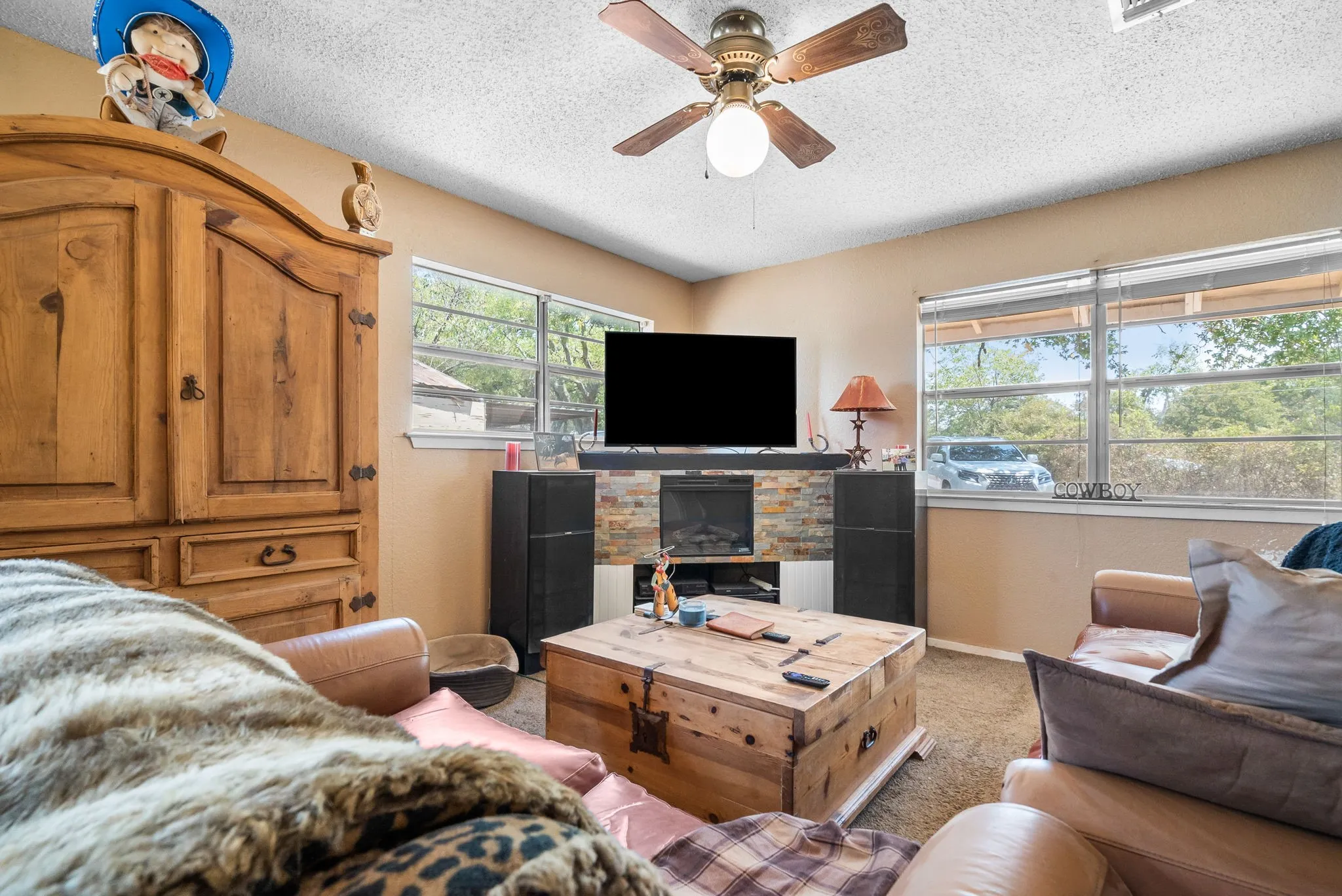 Single Family Residence For Sale in Parker County , 12125 Fm 920, Weatherford, Texas 76088, 2 Bedrooms, 1 Bathroom, Garage spaces, 896 Sqft, built in 1995, Price $285,000, mls#20419878, Real Estate Agent in Weatherford, Homes For Sale in Parker county, Homes For Sale in Weatherford, Realtor in Weatherford Texas, Real Estate Brokerage Independent Realty Texas, Luminita Cordes Realtor