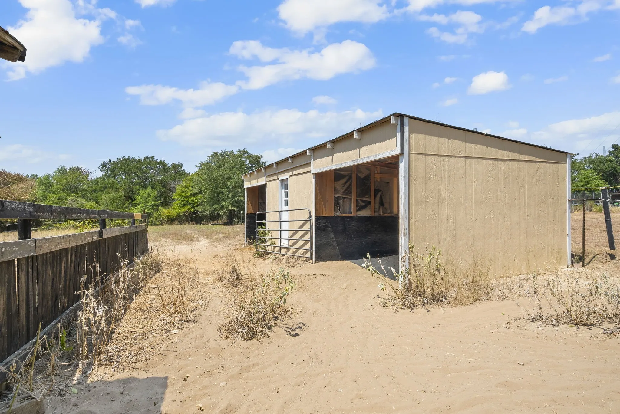 Single Family Residence For Sale in Parker County , 12125 Fm 920, Weatherford, Texas 76088, 2 Bedrooms, 1 Bathroom, Garage spaces, 896 Sqft, built in 1995, Price $285,000, mls#20419878, Real Estate Agent in Weatherford, Homes For Sale in Parker county, Homes For Sale in Weatherford, Realtor in Weatherford Texas, Real Estate Brokerage Independent Realty Texas, Luminita Cordes Realtor