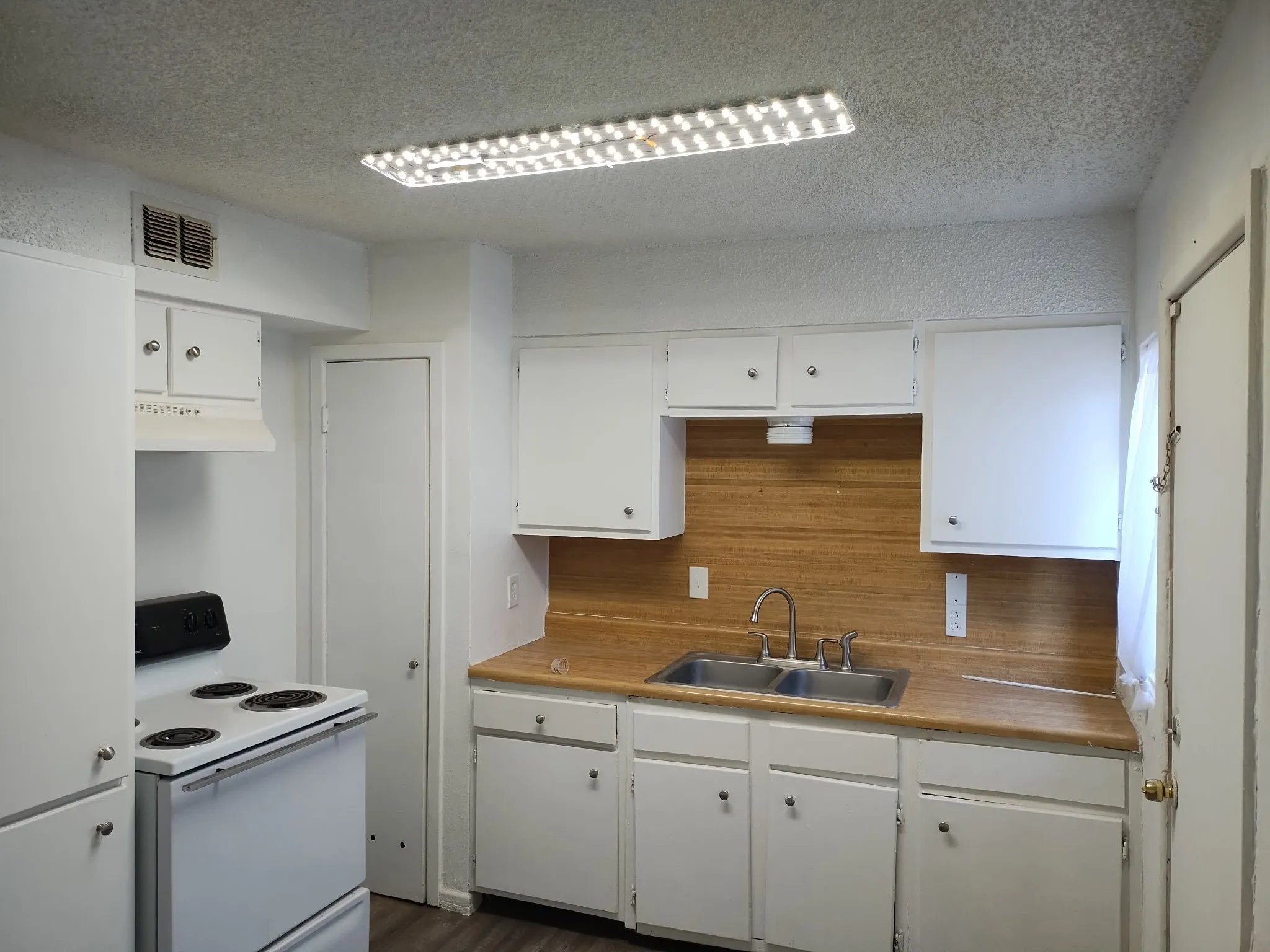 Duplex For Sale in Terry County , 1004 N Ballard Street, Brownfield, Texas 79316, 4 Bedrooms, 2 Bathrooms, Garage spaces, 0 Sqft, built in 0, Preowned, Price $125,000, mls#20449972, Real Estate Agent in Brownfield, Homes For Sale in Terry county, Homes For Sale in Brownfield, Realtor in Brownfield Texas, Real Estate Brokerage Independent Realty Texas, Luminita Cordes Realtor