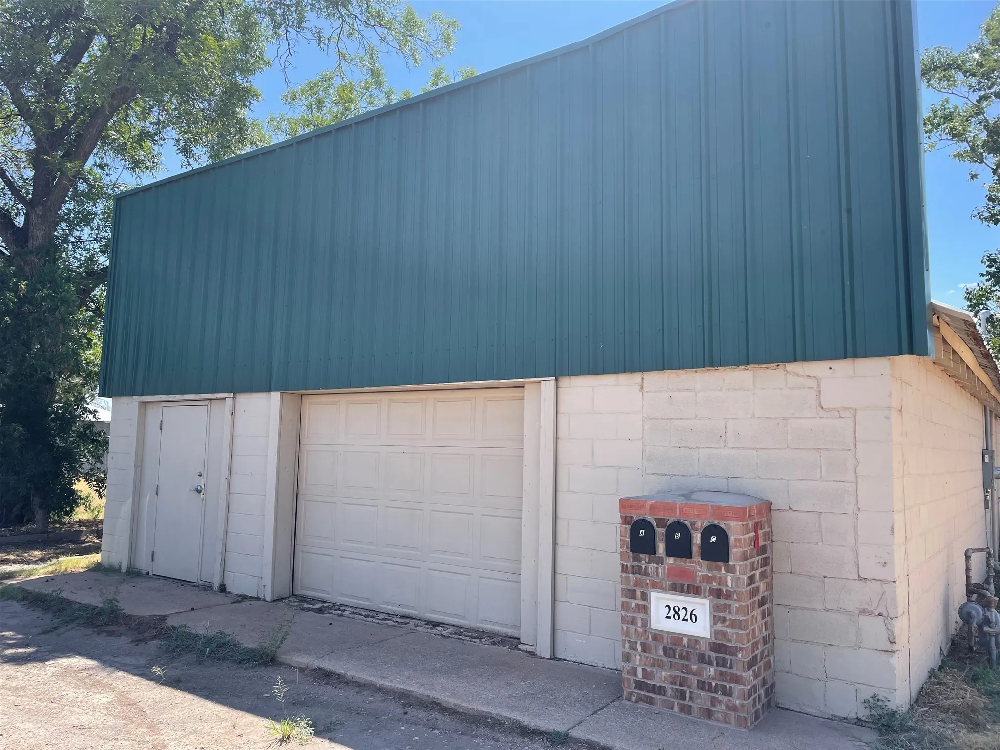 Duplex For Sale in Taylor County , 2826 Pine Street, Abilene, Texas 79601, 3 Bedroom, 3 Bathroom, Garage spaces, 0 Sqft, built in 1950, Preowned, mls#20453802, Real Estate Agent in Abilene, Homes For Sale in Taylor county, Homes For Sale in Abilene, Realtor in Abilene Texas, Real Estate Brokerage Independent Realty Texas, Luminita Cordes Realtor