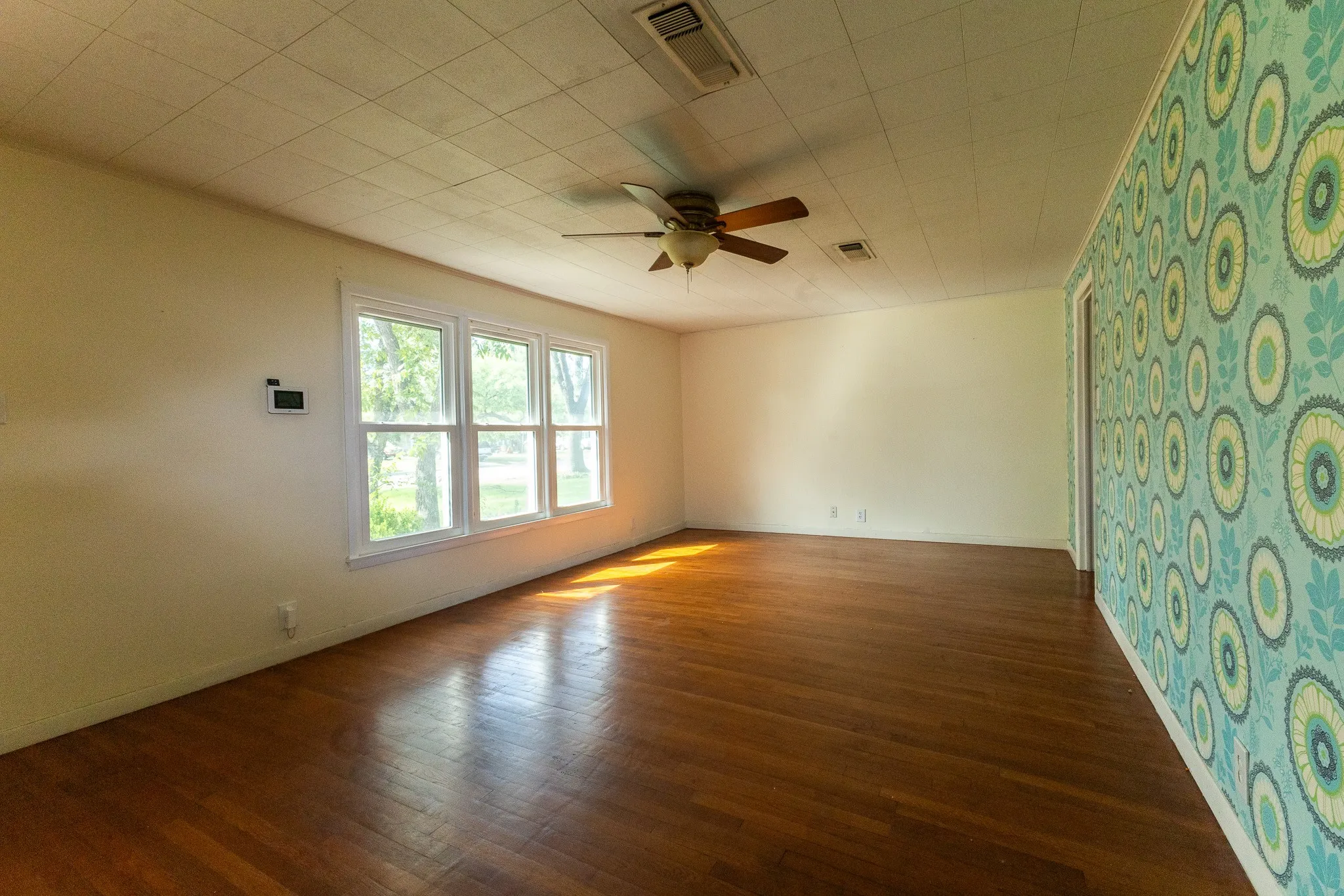 Single Family Residence For Sale in Brown County , 2010 4th Street, Brownwood, Texas 76801, 3 Bedroom, 3 Bathroom, 1 Garage spaces, 2,088 Sqft, built in 0, Price $249,500, mls#20470850, Real Estate Agent in Brownwood, Homes For Sale in Brown county, Homes For Sale in Brownwood, Realtor in Brownwood Texas, Real Estate Brokerage Independent Realty Texas, Luminita Cordes Realtor