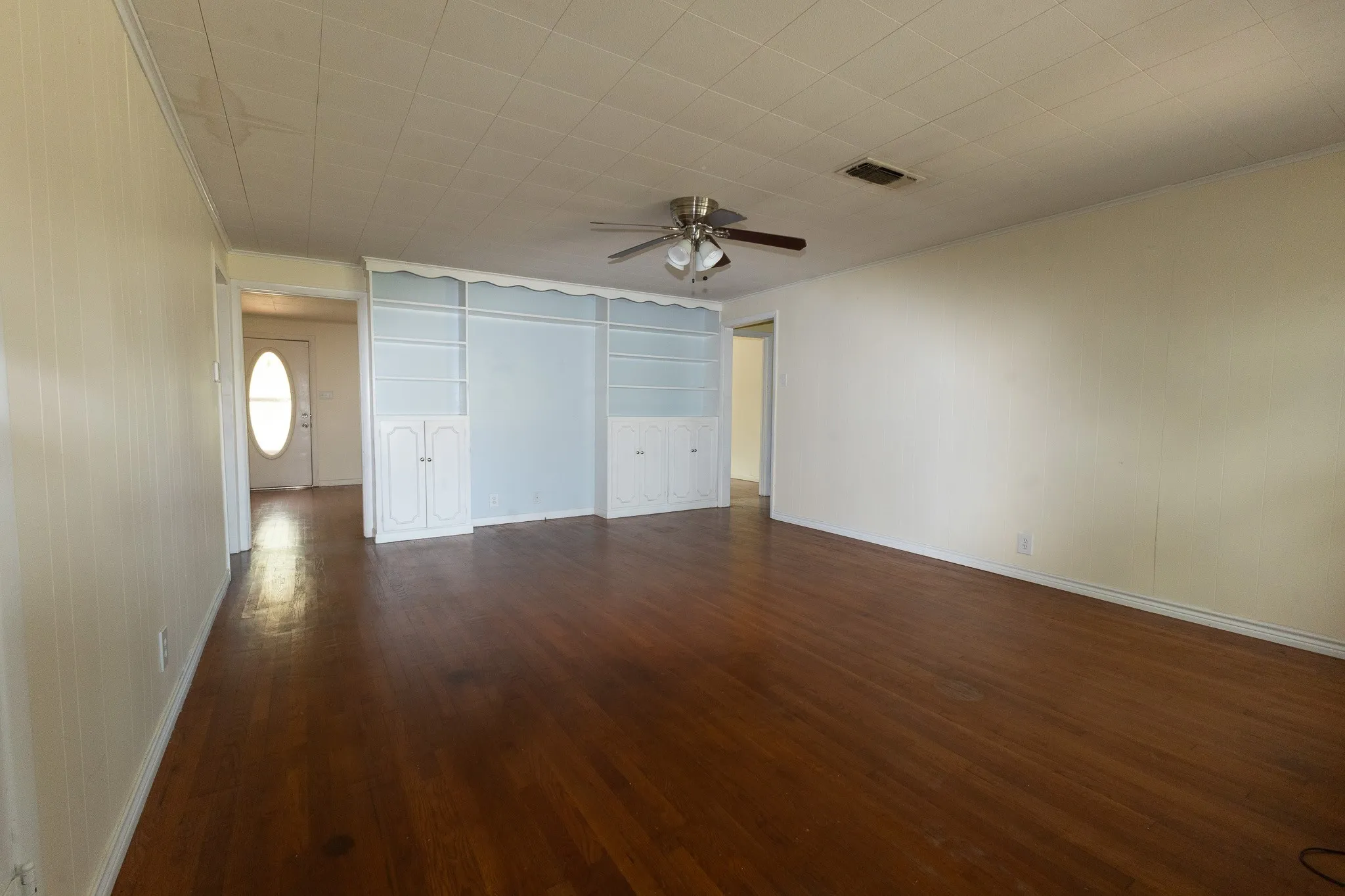 Single Family Residence For Sale in Brown County , 2010 4th Street, Brownwood, Texas 76801, 3 Bedroom, 3 Bathroom, 1 Garage spaces, 2,088 Sqft, built in 0, Price $249,500, mls#20470850, Real Estate Agent in Brownwood, Homes For Sale in Brown county, Homes For Sale in Brownwood, Realtor in Brownwood Texas, Real Estate Brokerage Independent Realty Texas, Luminita Cordes Realtor