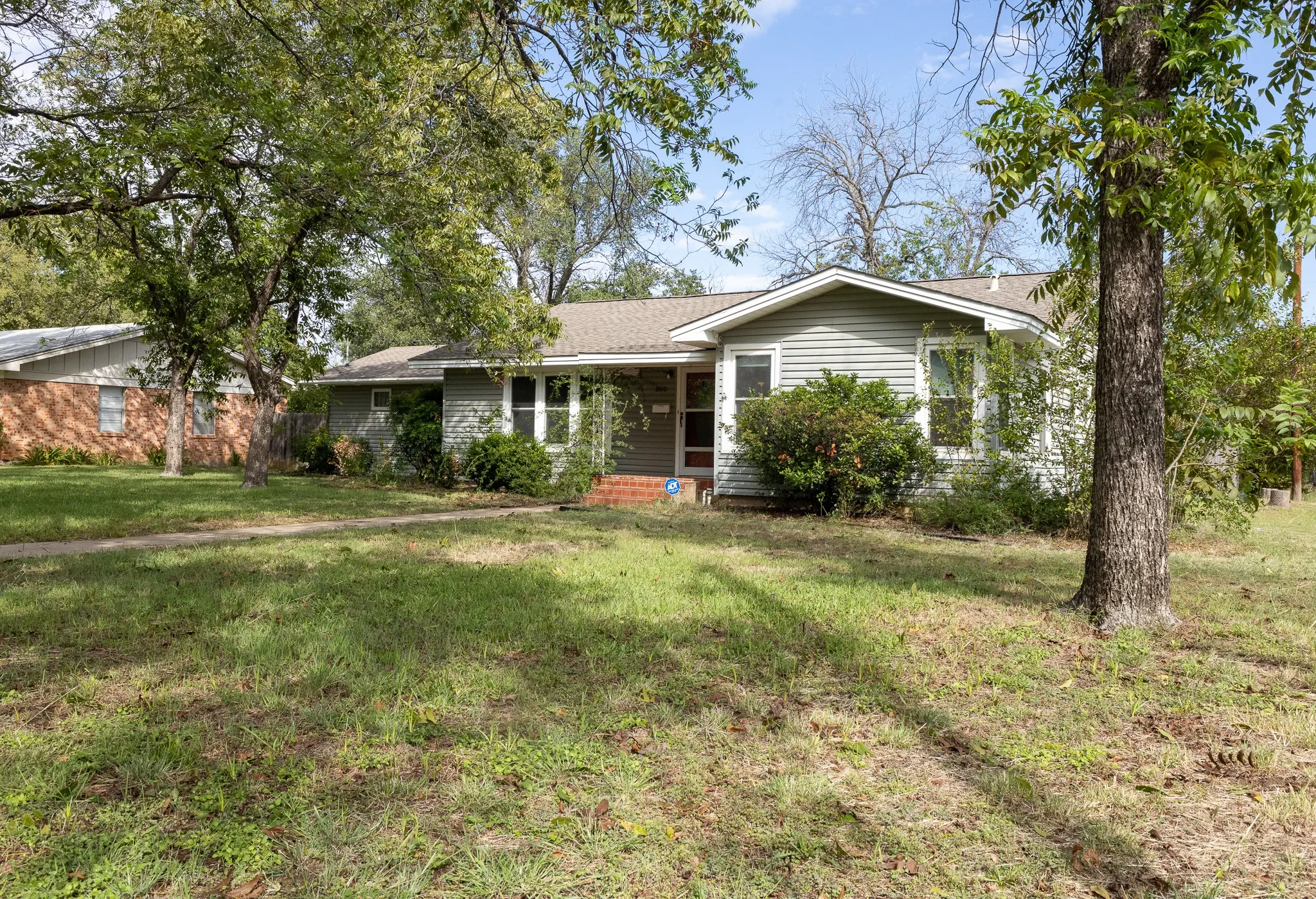 Single Family Residence For Sale in Brown County , 2010 4th Street, Brownwood, Texas 76801, 3 Bedroom, 3 Bathroom, 1 Garage spaces, 2,088 Sqft, built in 0, Price $249,500, mls#20470850, Real Estate Agent in Brownwood, Homes For Sale in Brown county, Homes For Sale in Brownwood, Realtor in Brownwood Texas, Real Estate Brokerage Independent Realty Texas, Luminita Cordes Realtor
