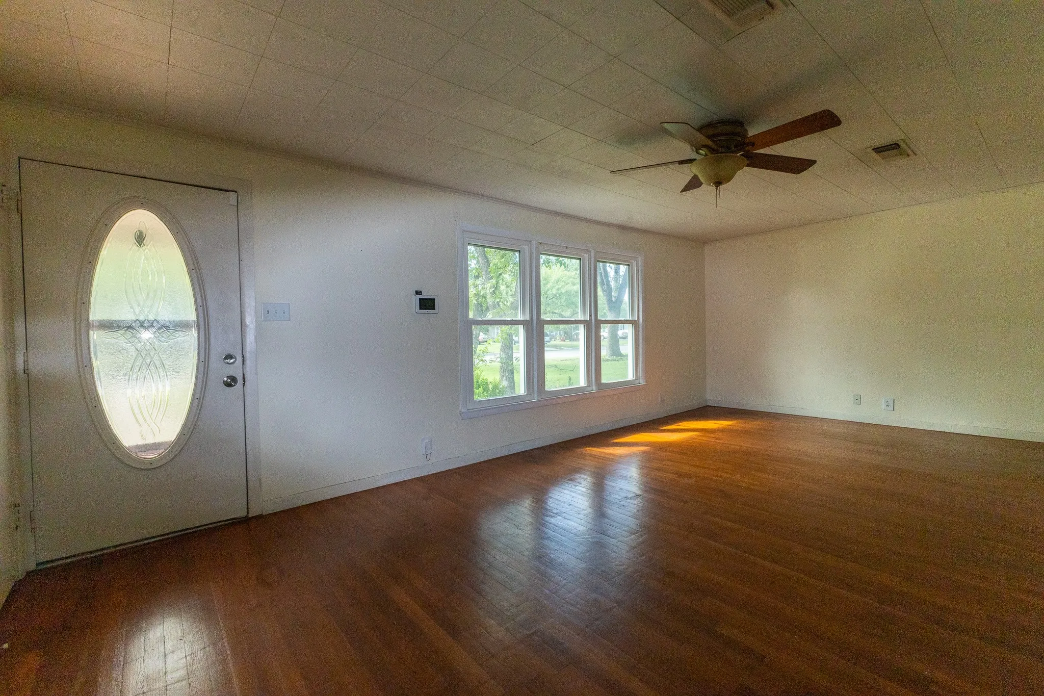 Single Family Residence For Sale in Brown County , 2010 4th Street, Brownwood, Texas 76801, 3 Bedroom, 3 Bathroom, 1 Garage spaces, 2,088 Sqft, built in 0, Price $249,500, mls#20470850, Real Estate Agent in Brownwood, Homes For Sale in Brown county, Homes For Sale in Brownwood, Realtor in Brownwood Texas, Real Estate Brokerage Independent Realty Texas, Luminita Cordes Realtor