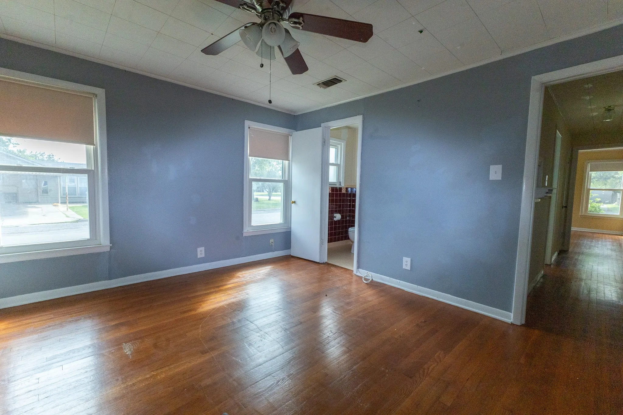 Single Family Residence For Sale in Brown County , 2010 4th Street, Brownwood, Texas 76801, 3 Bedroom, 3 Bathroom, 1 Garage spaces, 2,088 Sqft, built in 0, Price $249,500, mls#20470850, Real Estate Agent in Brownwood, Homes For Sale in Brown county, Homes For Sale in Brownwood, Realtor in Brownwood Texas, Real Estate Brokerage Independent Realty Texas, Luminita Cordes Realtor