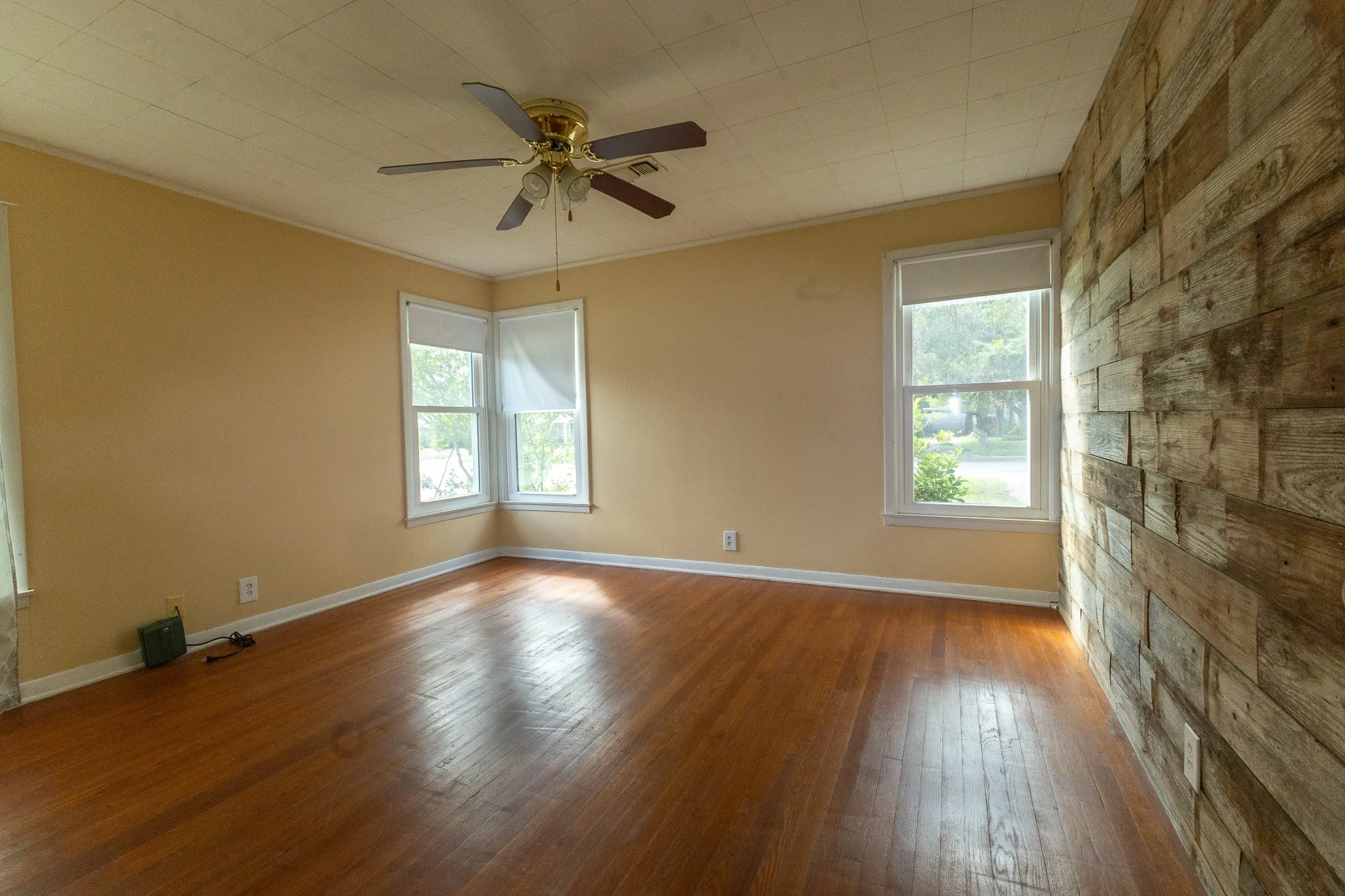 Single Family Residence For Sale in Brown County , 2010 4th Street, Brownwood, Texas 76801, 3 Bedroom, 3 Bathroom, 1 Garage spaces, 2,088 Sqft, built in 0, Price $249,500, mls#20470850, Real Estate Agent in Brownwood, Homes For Sale in Brown county, Homes For Sale in Brownwood, Realtor in Brownwood Texas, Real Estate Brokerage Independent Realty Texas, Luminita Cordes Realtor
