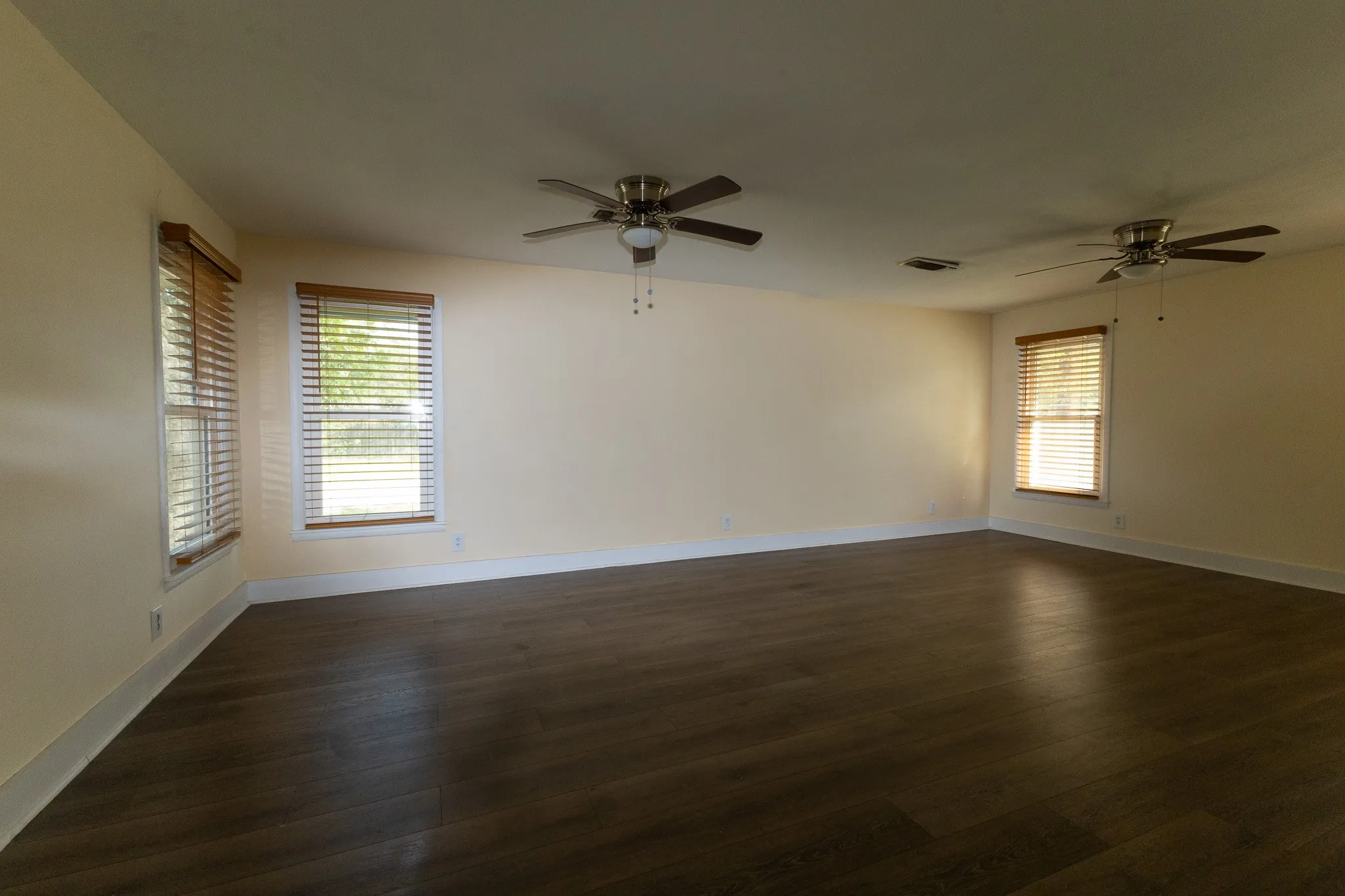 Single Family Residence For Sale in Brown County , 2010 4th Street, Brownwood, Texas 76801, 3 Bedroom, 3 Bathroom, 1 Garage spaces, 2,088 Sqft, built in 0, Price $249,500, mls#20470850, Real Estate Agent in Brownwood, Homes For Sale in Brown county, Homes For Sale in Brownwood, Realtor in Brownwood Texas, Real Estate Brokerage Independent Realty Texas, Luminita Cordes Realtor