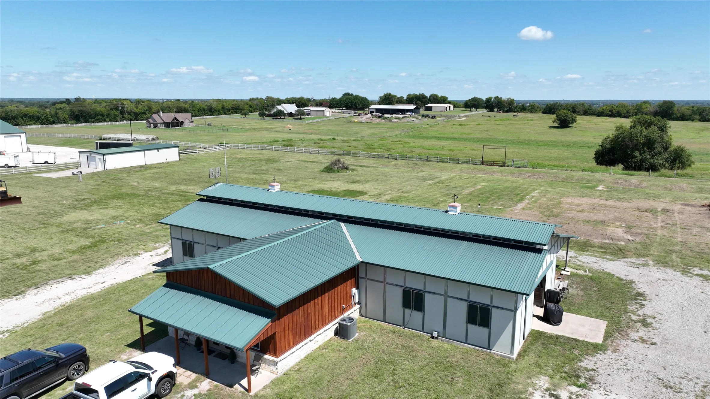 Warehouse For Sale in Grayson County , 1253 N HILL Street N, Van Alstyne, Texas 75495, 0, 0, Garage spaces, 4,008 Sqft, built in 2002, Preowned, mls#20492571, Real Estate Agent in Van Alstyne, Homes For Sale in Grayson county, Homes For Sale in Van Alstyne, Realtor in Van Alstyne Texas, Real Estate Brokerage Independent Realty Texas, Luminita Cordes Realtor