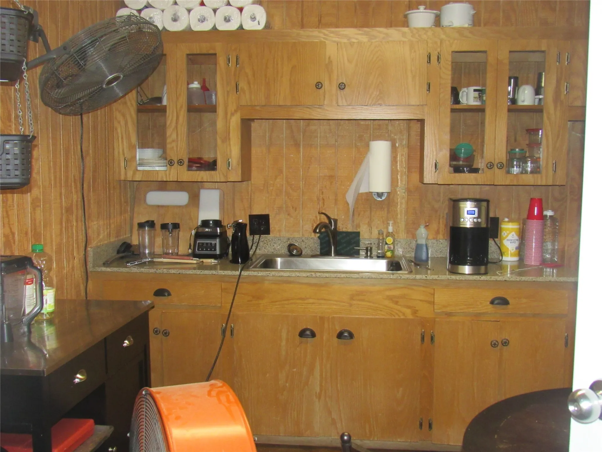 Warehouse For Sale in Grayson County , 1253 N HILL Street N, Van Alstyne, Texas 75495, 0, 0, Garage spaces, 4,008 Sqft, built in 2002, Preowned, mls#20492571, Real Estate Agent in Van Alstyne, Homes For Sale in Grayson county, Homes For Sale in Van Alstyne, Realtor in Van Alstyne Texas, Real Estate Brokerage Independent Realty Texas, Luminita Cordes Realtor