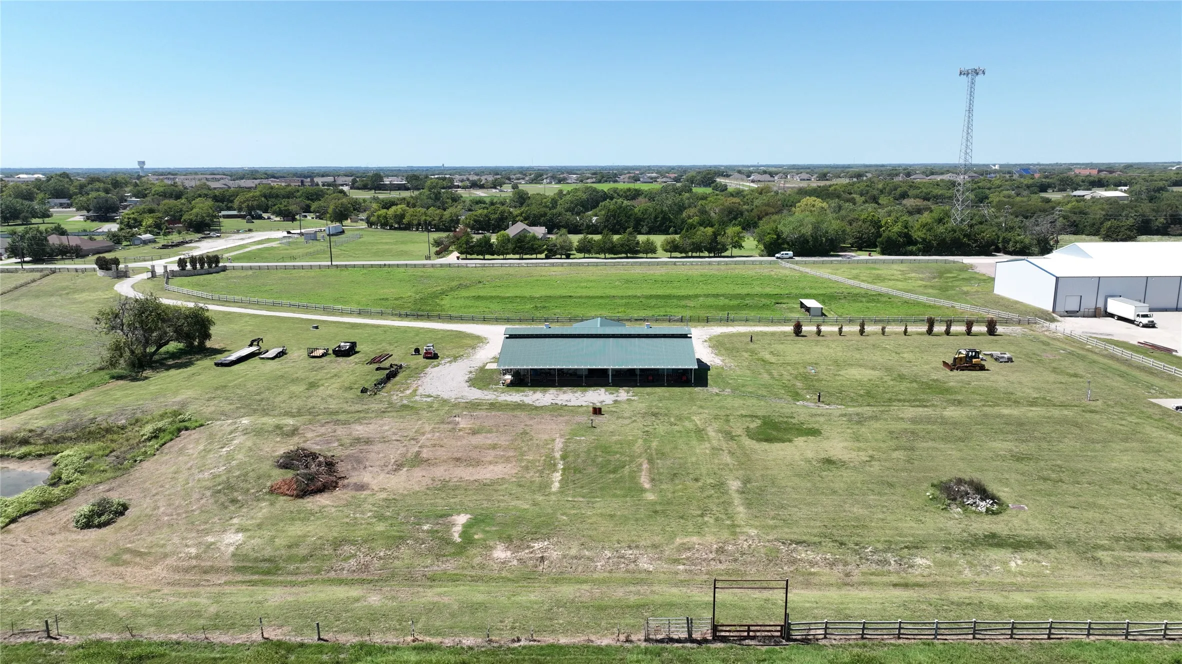 Warehouse For Sale in Grayson County , 1253 N HILL Street N, Van Alstyne, Texas 75495, 0, 0, Garage spaces, 4,008 Sqft, built in 2002, Preowned, mls#20492571, Real Estate Agent in Van Alstyne, Homes For Sale in Grayson county, Homes For Sale in Van Alstyne, Realtor in Van Alstyne Texas, Real Estate Brokerage Independent Realty Texas, Luminita Cordes Realtor