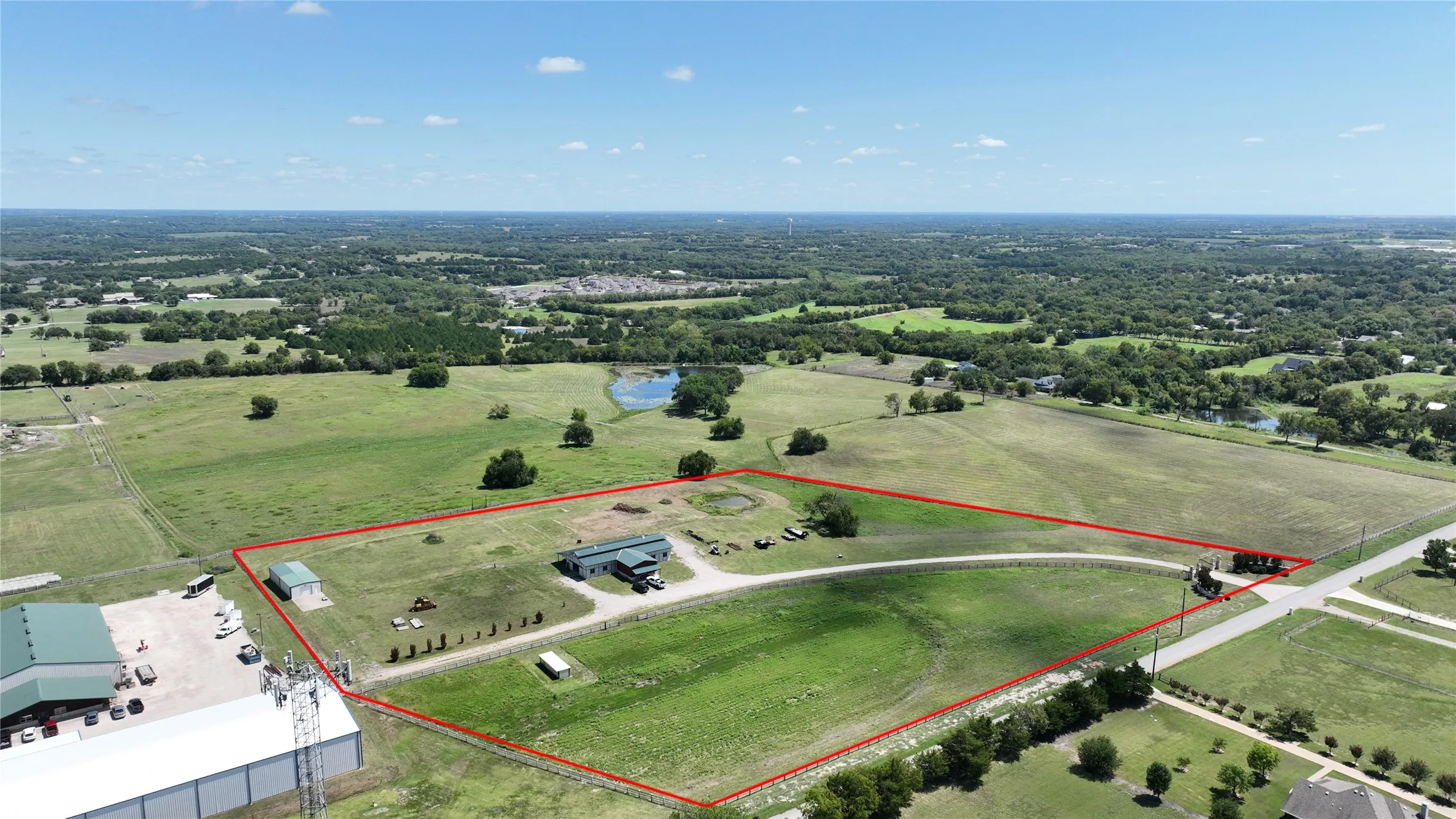 Warehouse For Sale in Grayson County , 1253 N HILL Street N, Van Alstyne, Texas 75495, 0, 0, Garage spaces, 4,008 Sqft, built in 2002, Preowned, mls#20492571, Real Estate Agent in Van Alstyne, Homes For Sale in Grayson county, Homes For Sale in Van Alstyne, Realtor in Van Alstyne Texas, Real Estate Brokerage Independent Realty Texas, Luminita Cordes Realtor