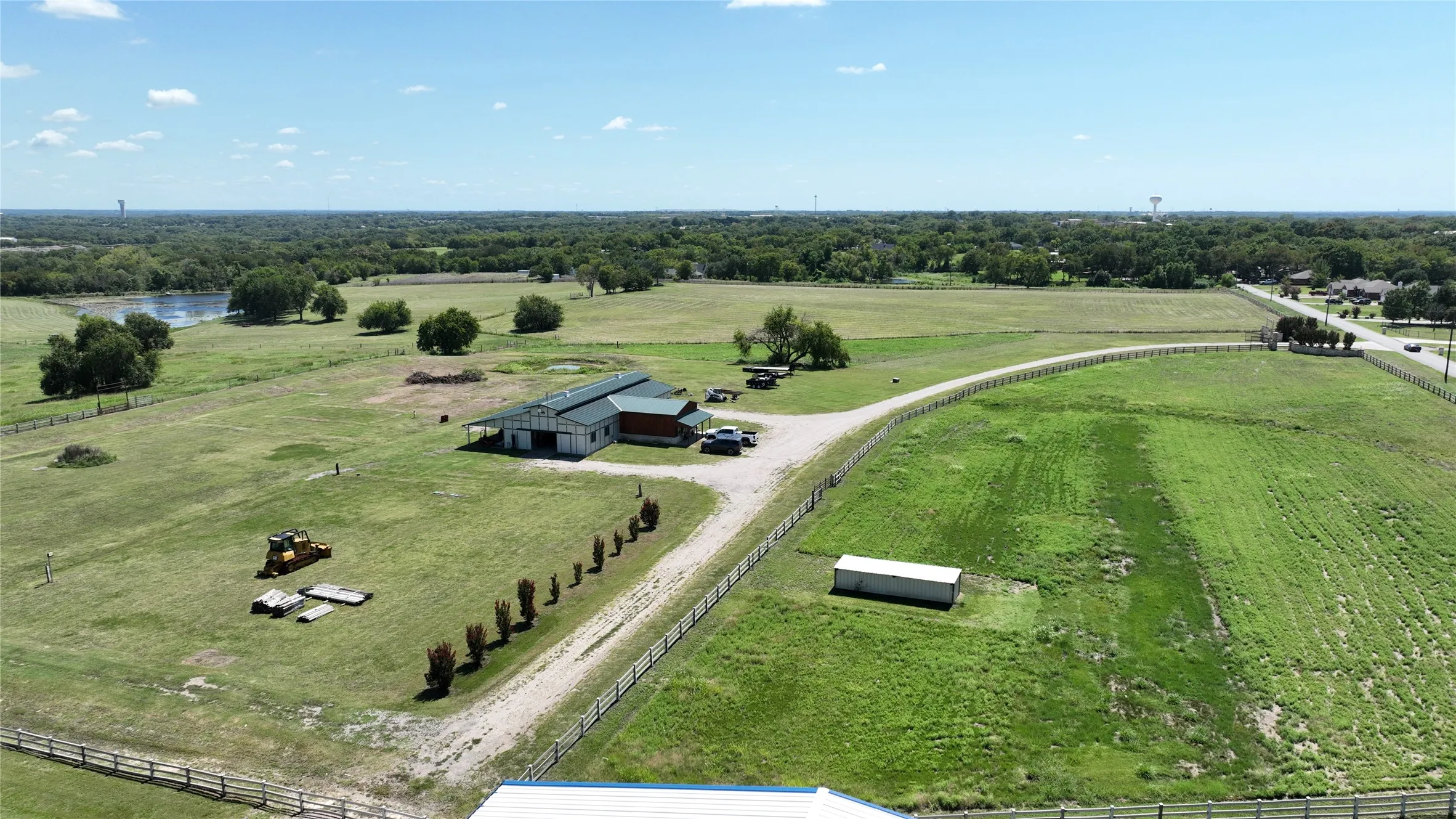 Warehouse For Sale in Grayson County , 1253 N HILL Street N, Van Alstyne, Texas 75495, 0, 0, Garage spaces, 4,008 Sqft, built in 2002, Preowned, mls#20492571, Real Estate Agent in Van Alstyne, Homes For Sale in Grayson county, Homes For Sale in Van Alstyne, Realtor in Van Alstyne Texas, Real Estate Brokerage Independent Realty Texas, Luminita Cordes Realtor