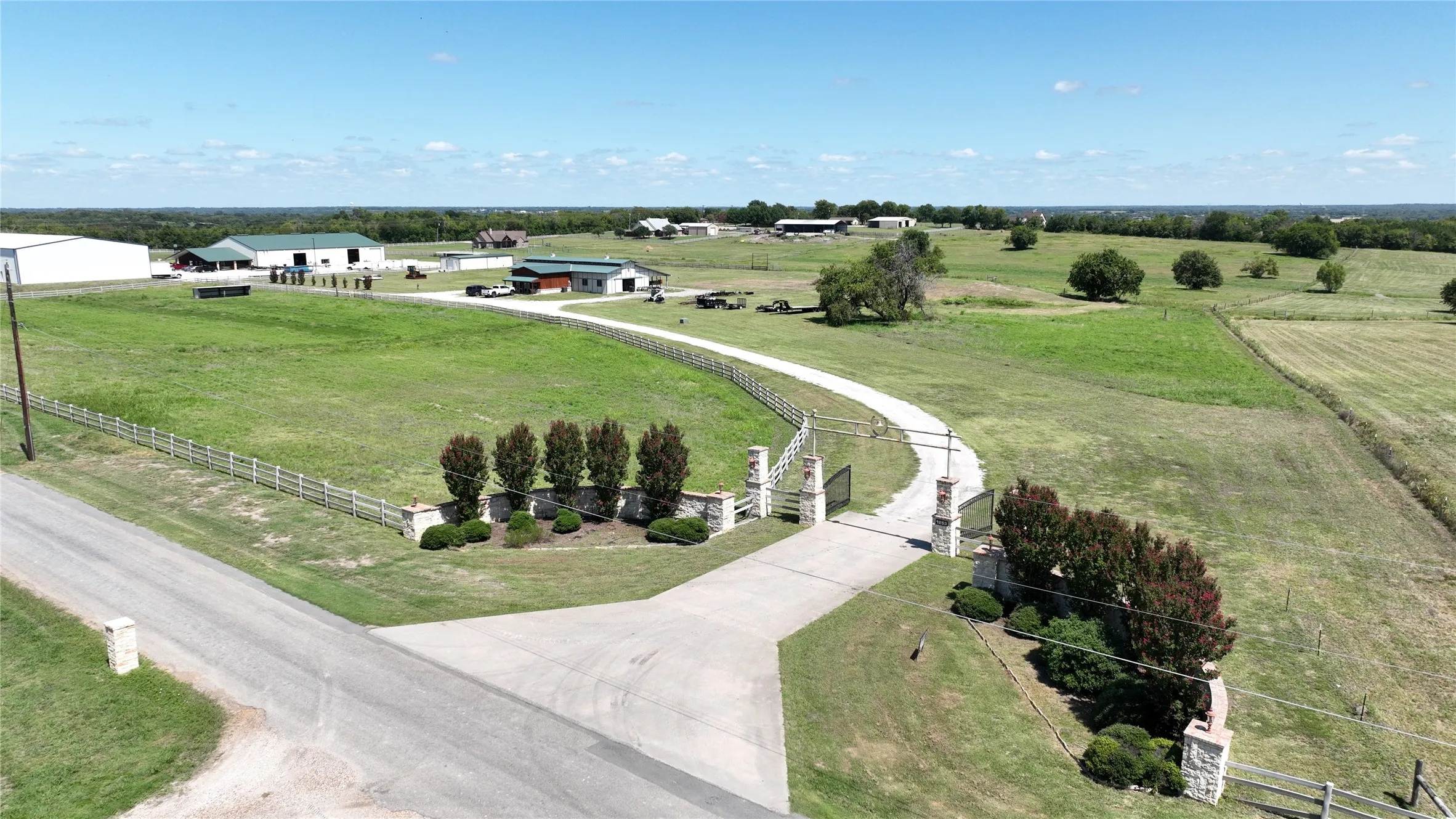 Warehouse For Sale in Grayson County , 1253 N HILL Street N, Van Alstyne, Texas 75495, 0, 0, Garage spaces, 4,008 Sqft, built in 2002, Preowned, mls#20492571, Real Estate Agent in Van Alstyne, Homes For Sale in Grayson county, Homes For Sale in Van Alstyne, Realtor in Van Alstyne Texas, Real Estate Brokerage Independent Realty Texas, Luminita Cordes Realtor
