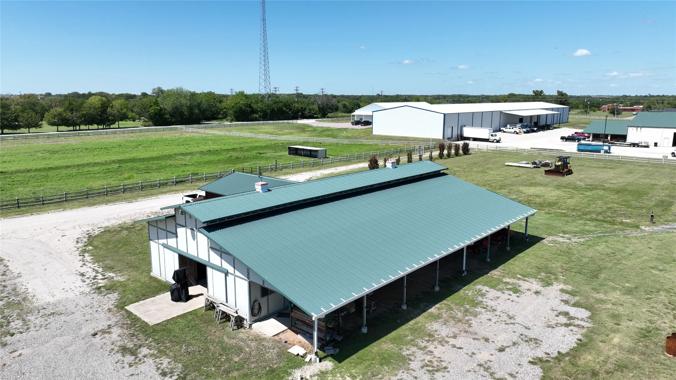 Warehouse For Sale in Grayson County , 1253 N HILL Street N, Van Alstyne, Texas 75495, 0, 0, Garage spaces, 4,008 Sqft, built in 2002, Preowned, mls#20492571, Real Estate Agent in Van Alstyne, Homes For Sale in Grayson county, Homes For Sale in Van Alstyne, Realtor in Van Alstyne Texas, Real Estate Brokerage Independent Realty Texas, Luminita Cordes Realtor