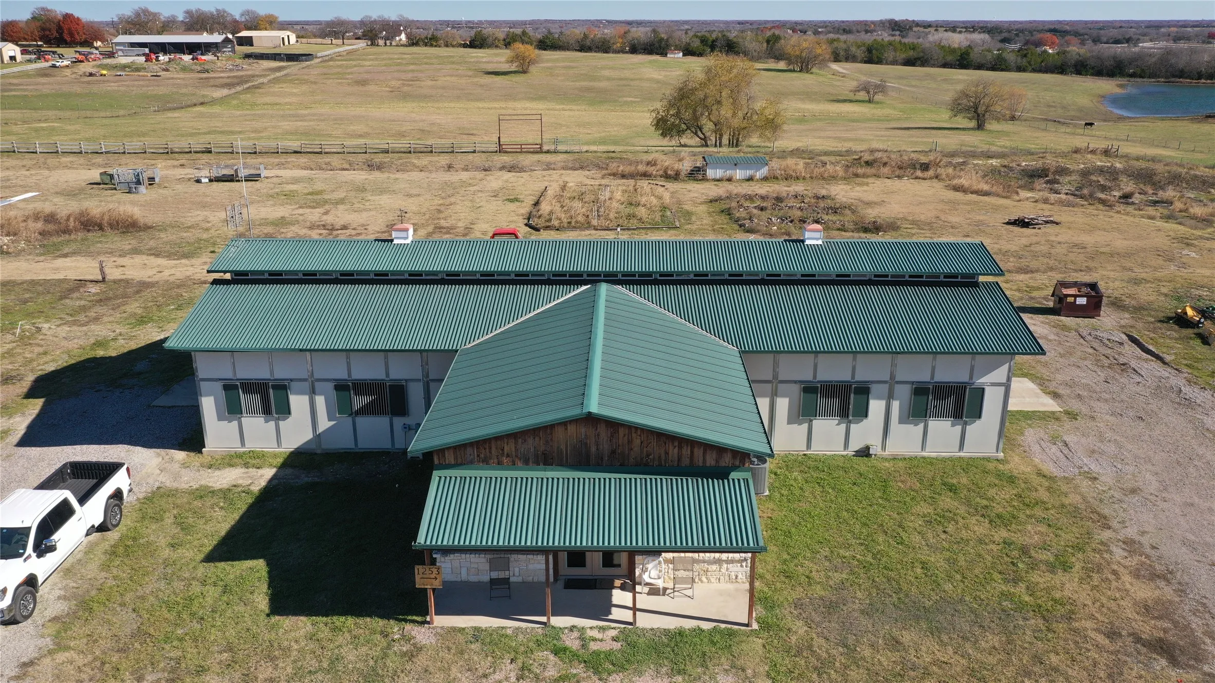 Warehouse For Sale in Grayson County , 1253 N HILL Street N, Van Alstyne, Texas 75495, 0, 0, Garage spaces, 4,008 Sqft, built in 2002, Preowned, mls#20492571, Real Estate Agent in Van Alstyne, Homes For Sale in Grayson county, Homes For Sale in Van Alstyne, Realtor in Van Alstyne Texas, Real Estate Brokerage Independent Realty Texas, Luminita Cordes Realtor