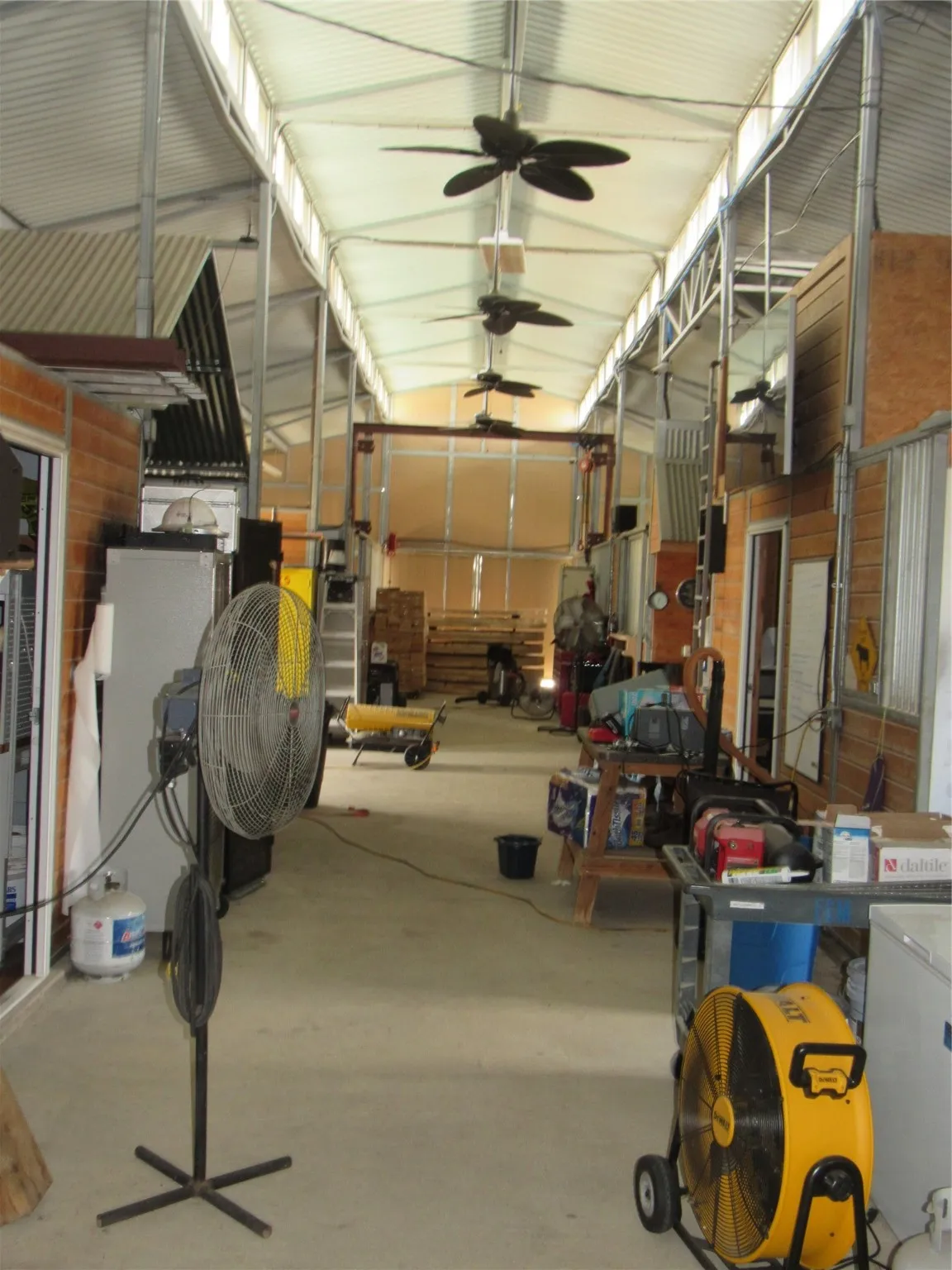 Warehouse For Sale in Grayson County , 1253 N HILL Street N, Van Alstyne, Texas 75495, 0, 0, Garage spaces, 4,008 Sqft, built in 2002, Preowned, mls#20492571, Real Estate Agent in Van Alstyne, Homes For Sale in Grayson county, Homes For Sale in Van Alstyne, Realtor in Van Alstyne Texas, Real Estate Brokerage Independent Realty Texas, Luminita Cordes Realtor