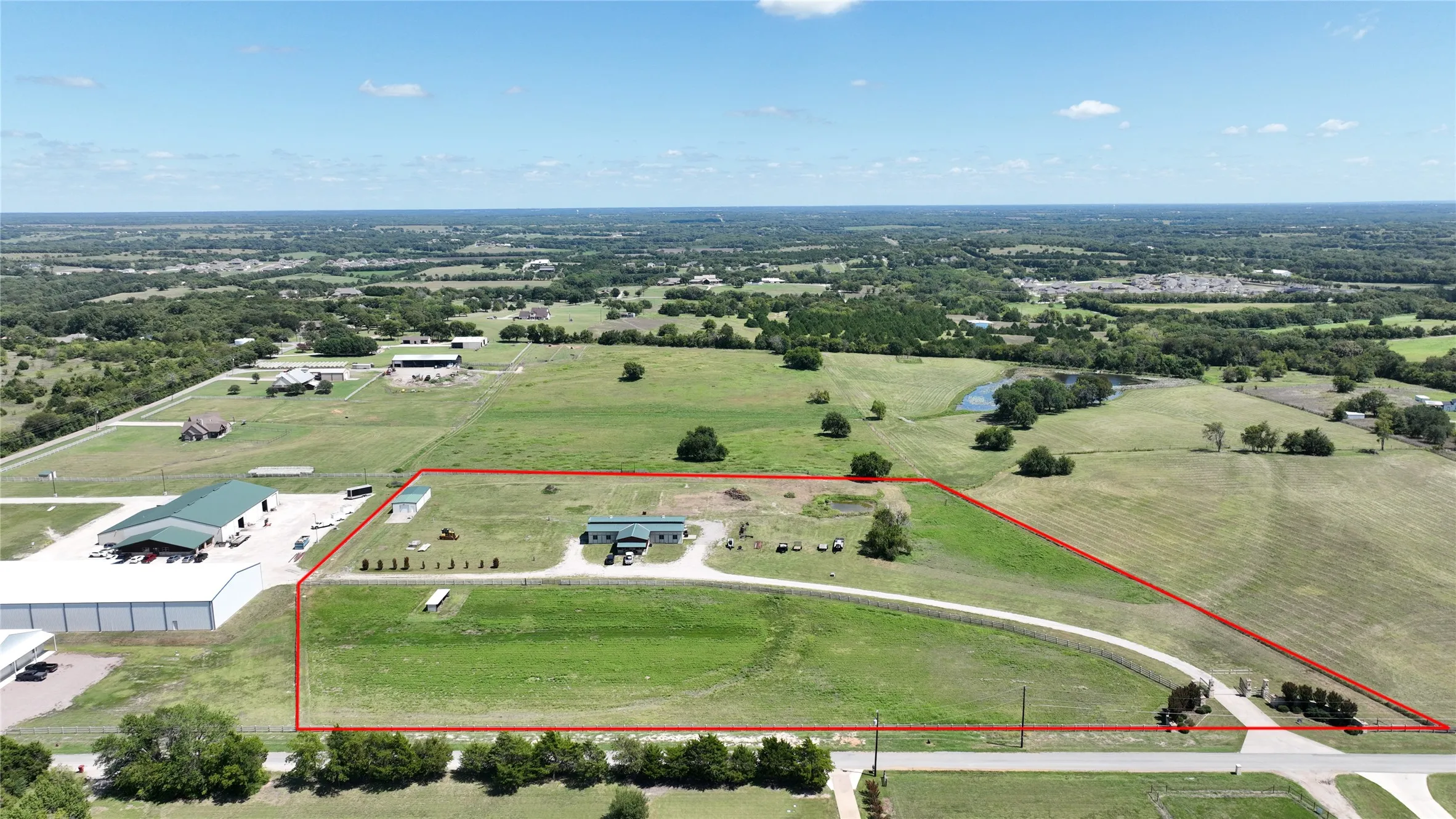 Warehouse For Sale in Grayson County , 1253 N HILL Street N, Van Alstyne, Texas 75495, 0, 0, Garage spaces, 4,008 Sqft, built in 2002, Preowned, mls#20492571, Real Estate Agent in Van Alstyne, Homes For Sale in Grayson county, Homes For Sale in Van Alstyne, Realtor in Van Alstyne Texas, Real Estate Brokerage Independent Realty Texas, Luminita Cordes Realtor