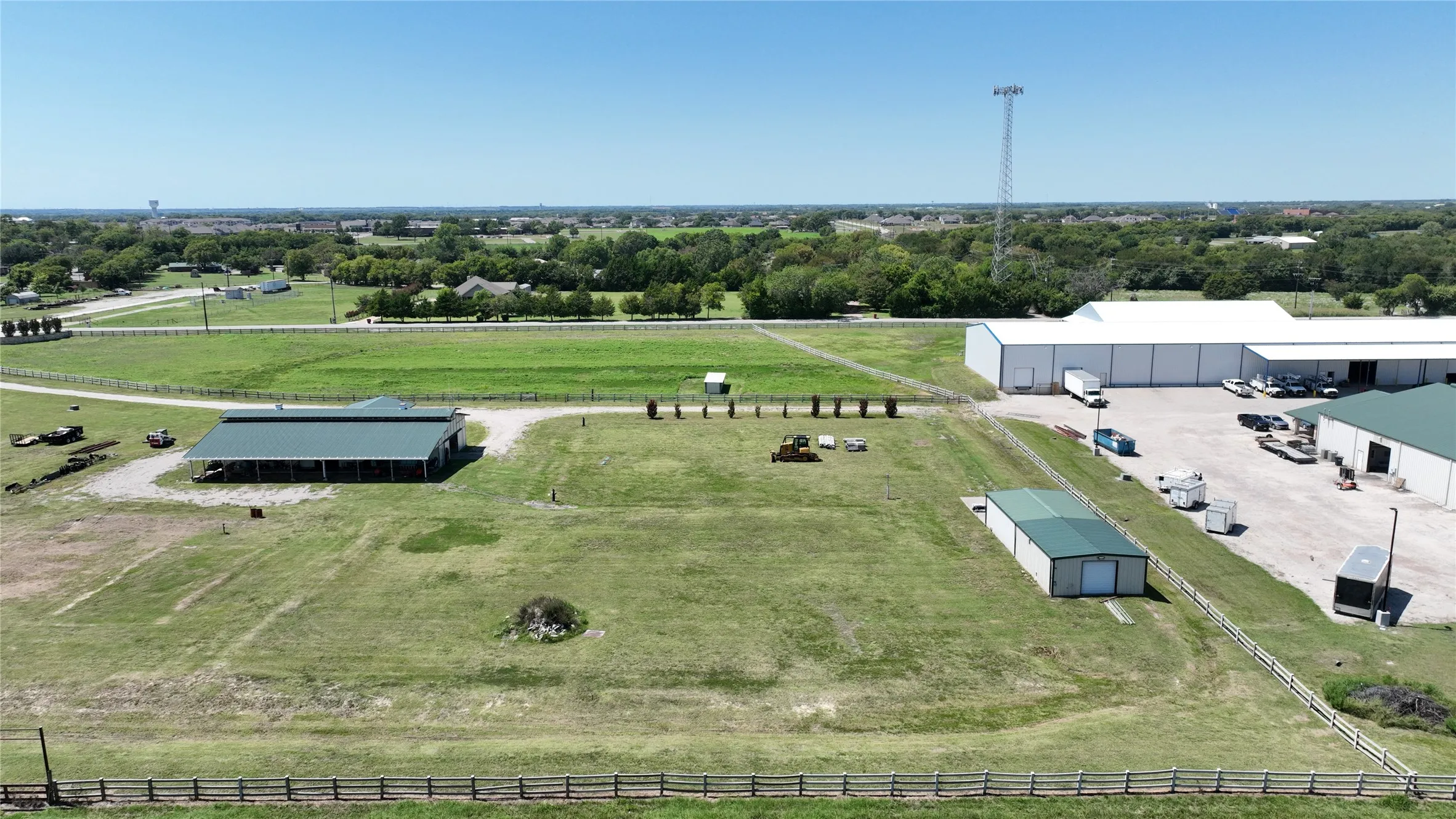 Warehouse For Sale in Grayson County , 1253 N HILL Street N, Van Alstyne, Texas 75495, 0, 0, Garage spaces, 4,008 Sqft, built in 2002, Preowned, mls#20492571, Real Estate Agent in Van Alstyne, Homes For Sale in Grayson county, Homes For Sale in Van Alstyne, Realtor in Van Alstyne Texas, Real Estate Brokerage Independent Realty Texas, Luminita Cordes Realtor