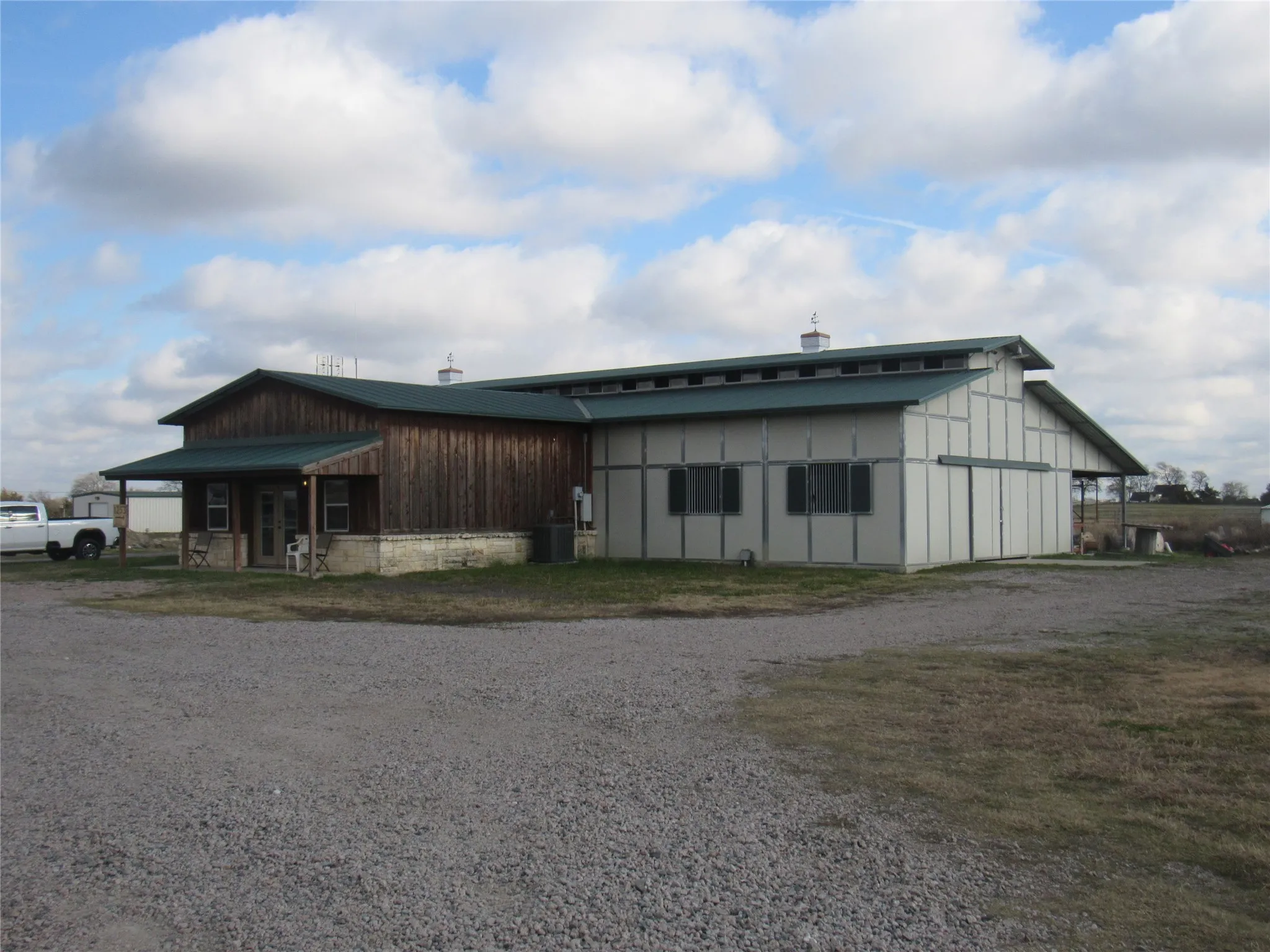 Warehouse For Sale in Grayson County , 1253 N HILL Street N, Van Alstyne, Texas 75495, 0, 0, Garage spaces, 4,008 Sqft, built in 2002, Preowned, mls#20492571, Real Estate Agent in Van Alstyne, Homes For Sale in Grayson county, Homes For Sale in Van Alstyne, Realtor in Van Alstyne Texas, Real Estate Brokerage Independent Realty Texas, Luminita Cordes Realtor