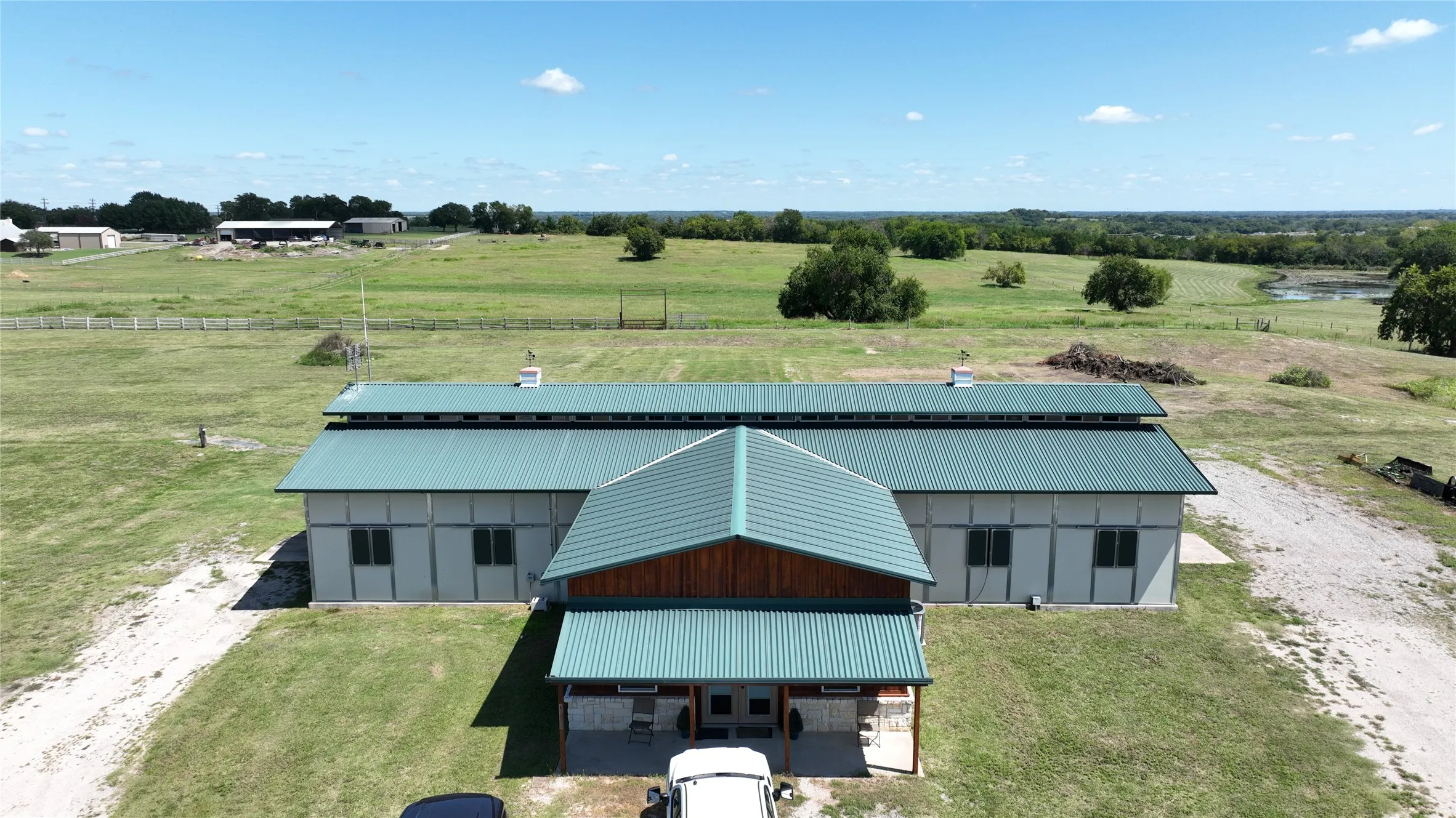 Warehouse For Sale in Grayson County , 1253 N HILL Street N, Van Alstyne, Texas 75495, 0, 0, Garage spaces, 4,008 Sqft, built in 2002, Preowned, mls#20492571, Real Estate Agent in Van Alstyne, Homes For Sale in Grayson county, Homes For Sale in Van Alstyne, Realtor in Van Alstyne Texas, Real Estate Brokerage Independent Realty Texas, Luminita Cordes Realtor