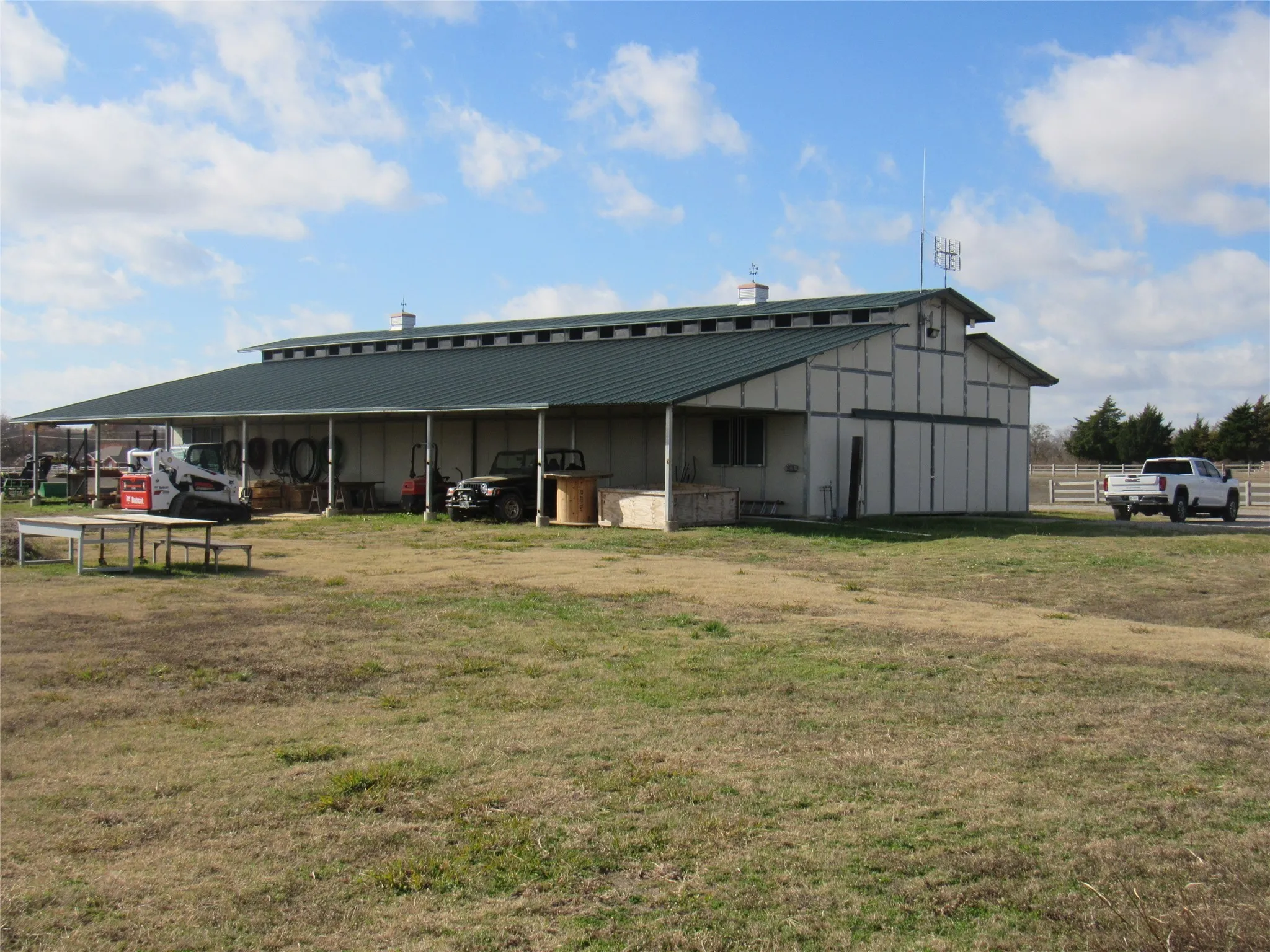 Warehouse For Sale in Grayson County , 1253 N HILL Street N, Van Alstyne, Texas 75495, 0, 0, Garage spaces, 4,008 Sqft, built in 2002, Preowned, mls#20492571, Real Estate Agent in Van Alstyne, Homes For Sale in Grayson county, Homes For Sale in Van Alstyne, Realtor in Van Alstyne Texas, Real Estate Brokerage Independent Realty Texas, Luminita Cordes Realtor