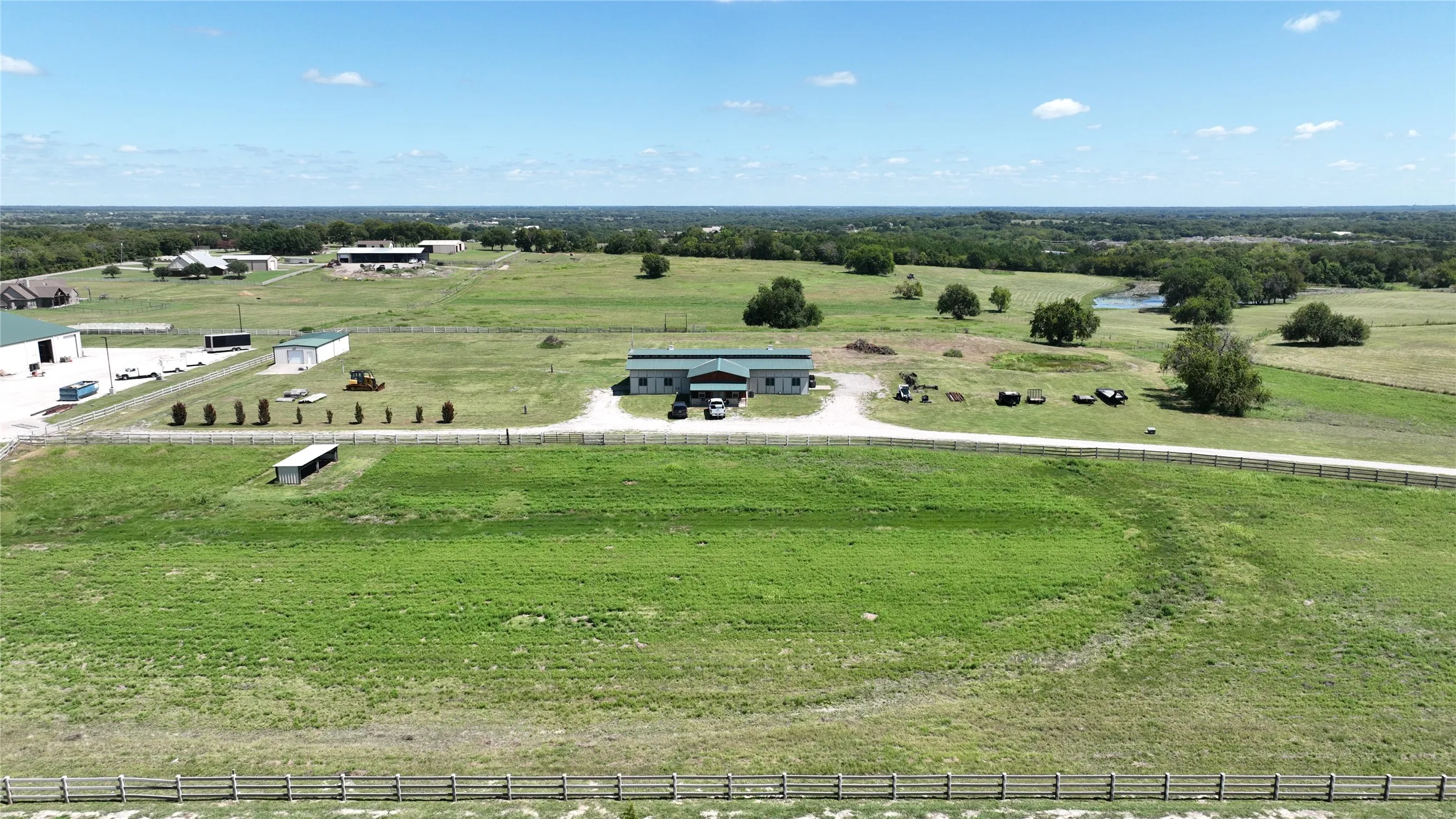Warehouse For Sale in Grayson County , 1253 N HILL Street N, Van Alstyne, Texas 75495, 0, 0, Garage spaces, 4,008 Sqft, built in 2002, Preowned, mls#20492571, Real Estate Agent in Van Alstyne, Homes For Sale in Grayson county, Homes For Sale in Van Alstyne, Realtor in Van Alstyne Texas, Real Estate Brokerage Independent Realty Texas, Luminita Cordes Realtor