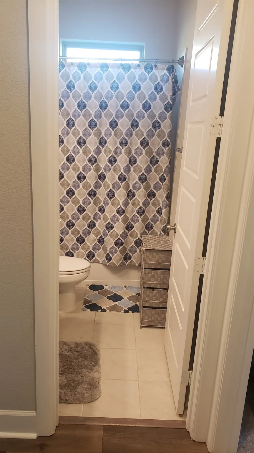 Bedroom 2 Hall bath